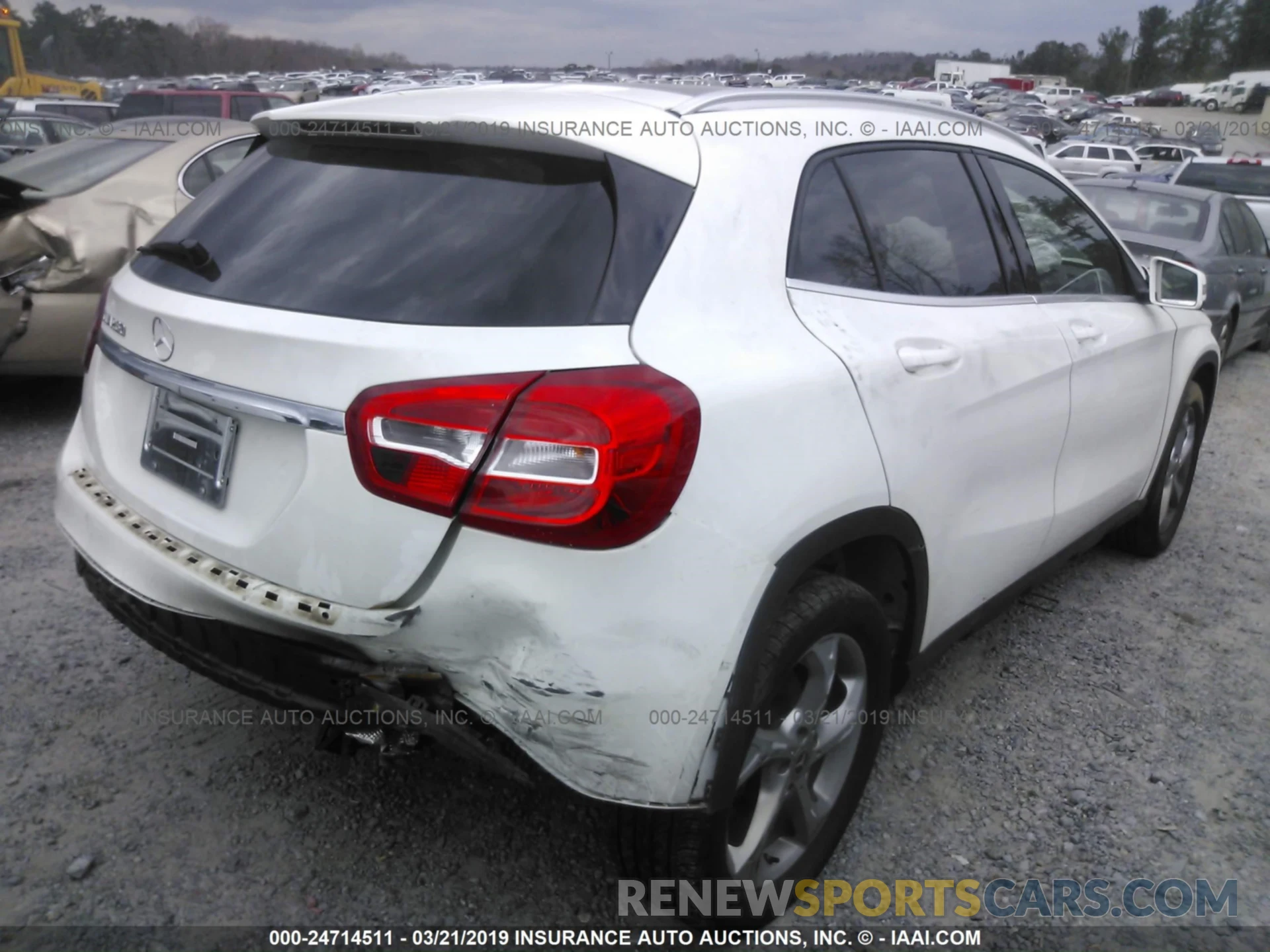 4 Photograph of a damaged car WDCTG4EB1KJ549997 MERCEDES-BENZ GLA 2019