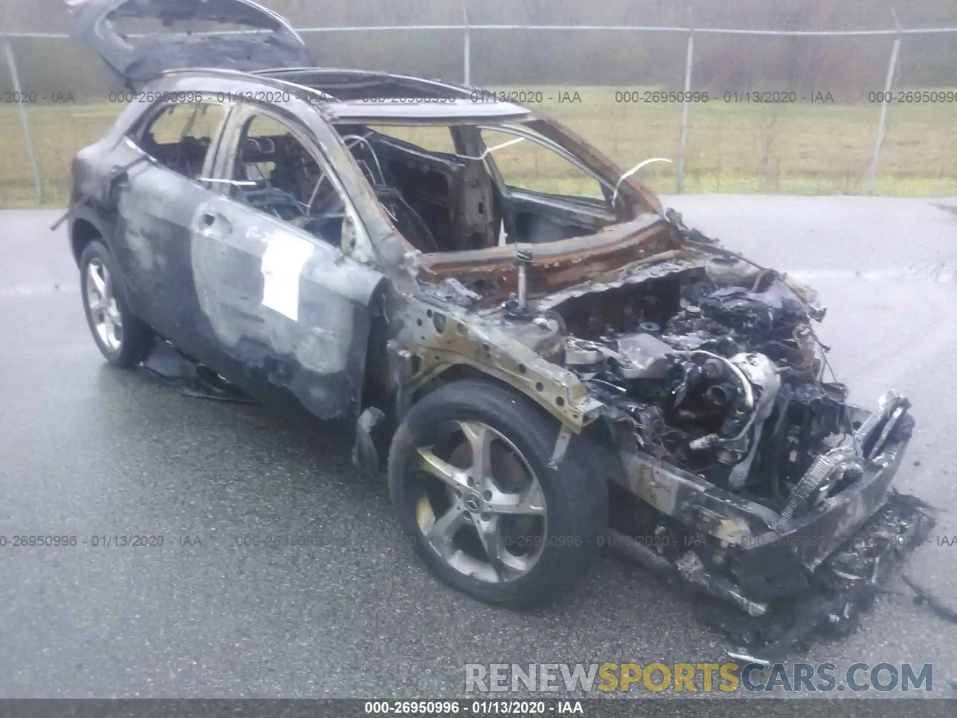 1 Photograph of a damaged car WDCTG4EB1KJ550907 MERCEDES-BENZ GLA 2019