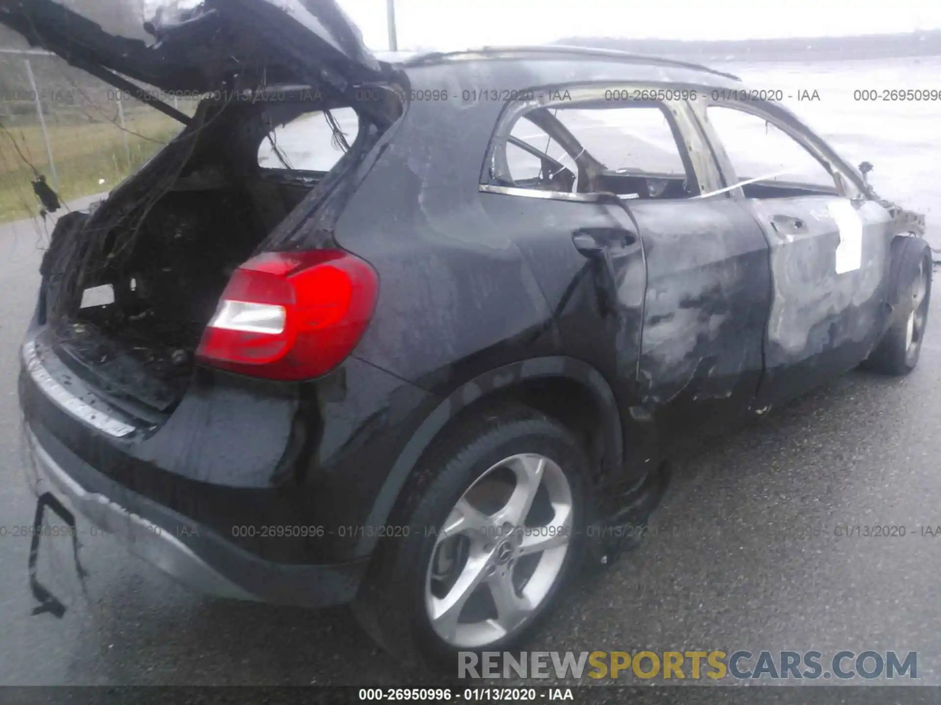 4 Photograph of a damaged car WDCTG4EB1KJ550907 MERCEDES-BENZ GLA 2019