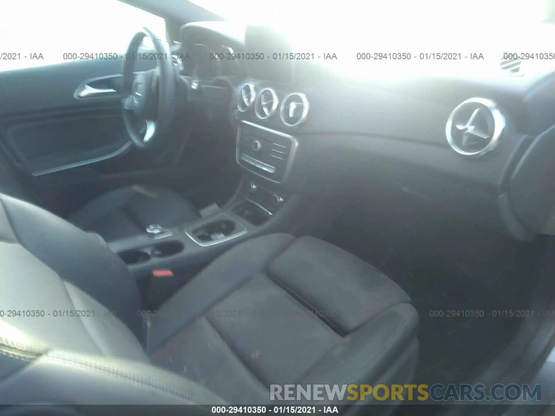 5 Photograph of a damaged car WDCTG4EB1KJ552804 MERCEDES-BENZ GLA 2019