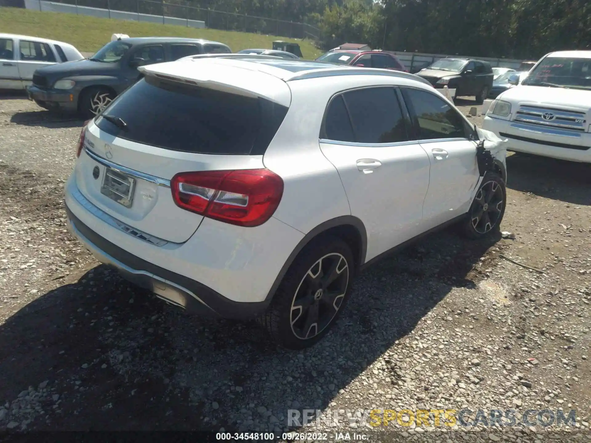 4 Photograph of a damaged car WDCTG4EB1KJ586340 MERCEDES-BENZ GLA 2019