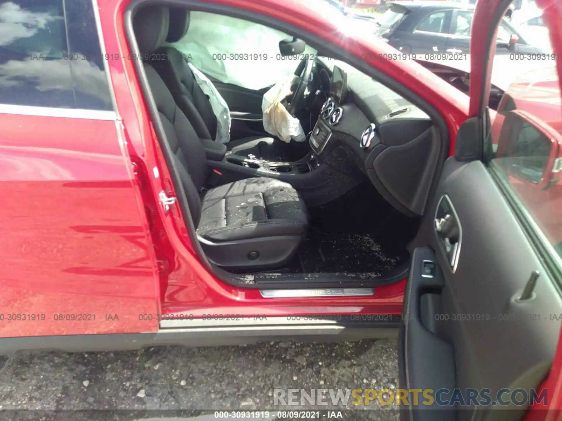 5 Photograph of a damaged car WDCTG4EB1KJ618641 MERCEDES-BENZ GLA 2019