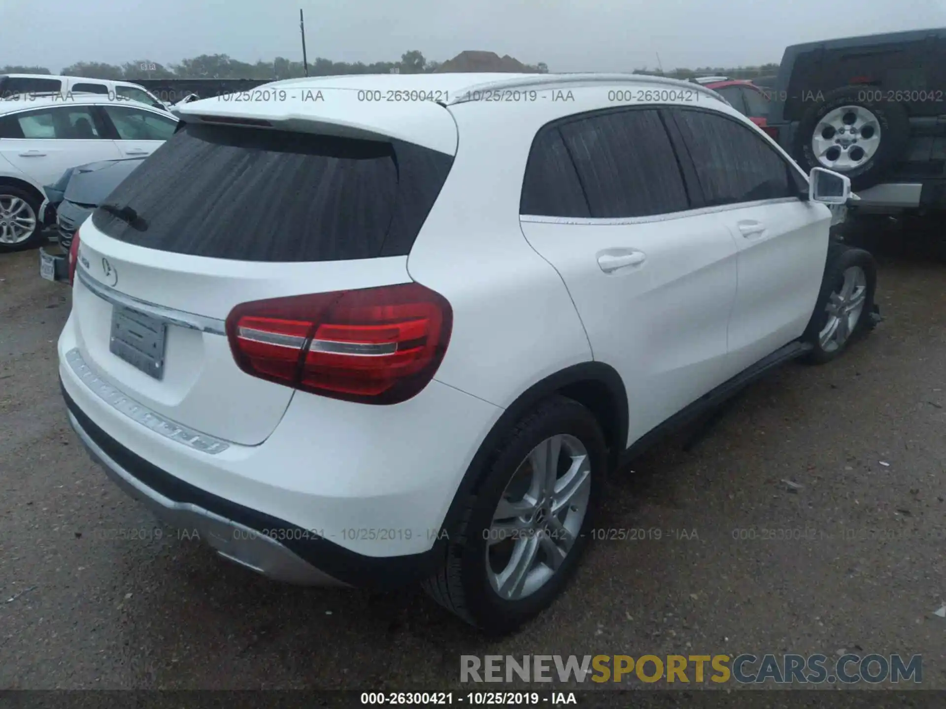 4 Фотография поврежденного автомобиля WDCTG4EB1KU002758 MERCEDES-BENZ GLA 2019