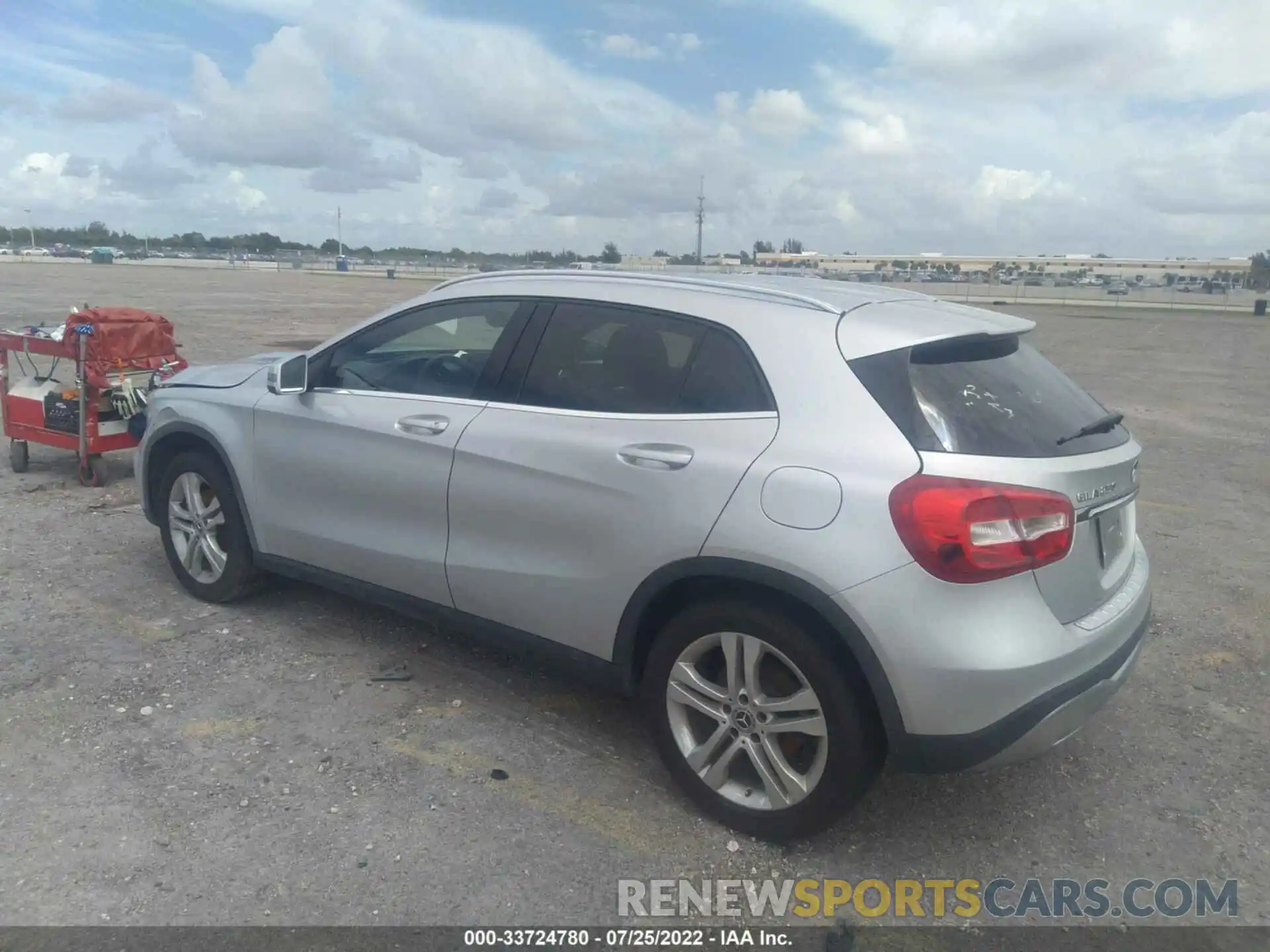 3 Photograph of a damaged car WDCTG4EB1KU009242 MERCEDES-BENZ GLA 2019