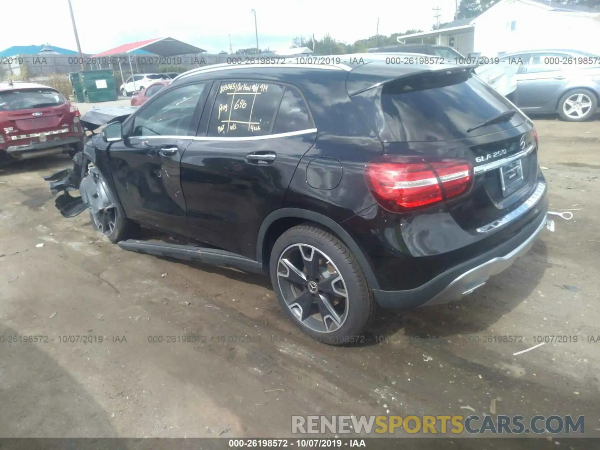 3 Фотография поврежденного автомобиля WDCTG4EB1KU013582 MERCEDES-BENZ GLA 2019