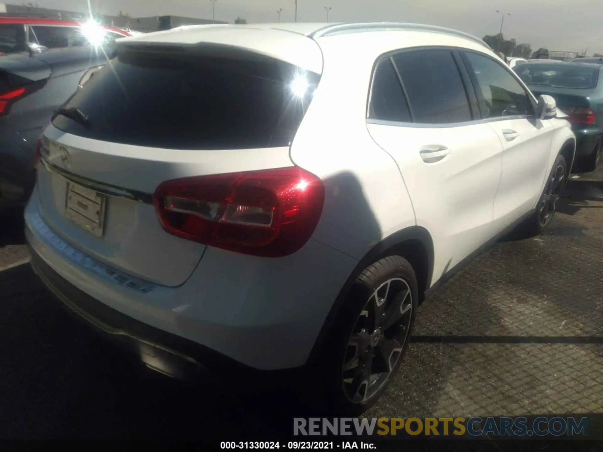 4 Photograph of a damaged car WDCTG4EB2KU001862 MERCEDES-BENZ GLA 2019