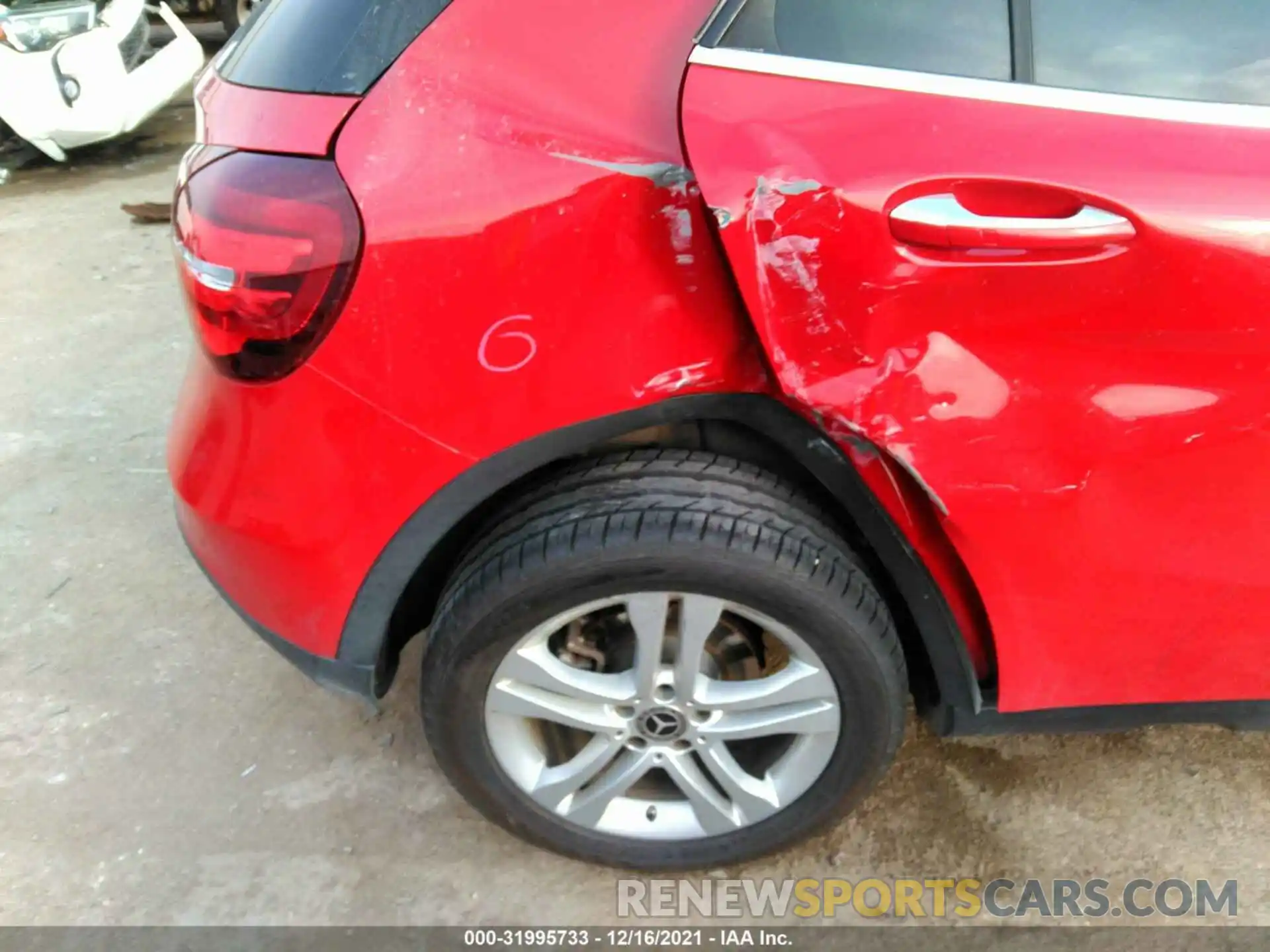 14 Photograph of a damaged car WDCTG4EB2KU010528 MERCEDES-BENZ GLA 2019