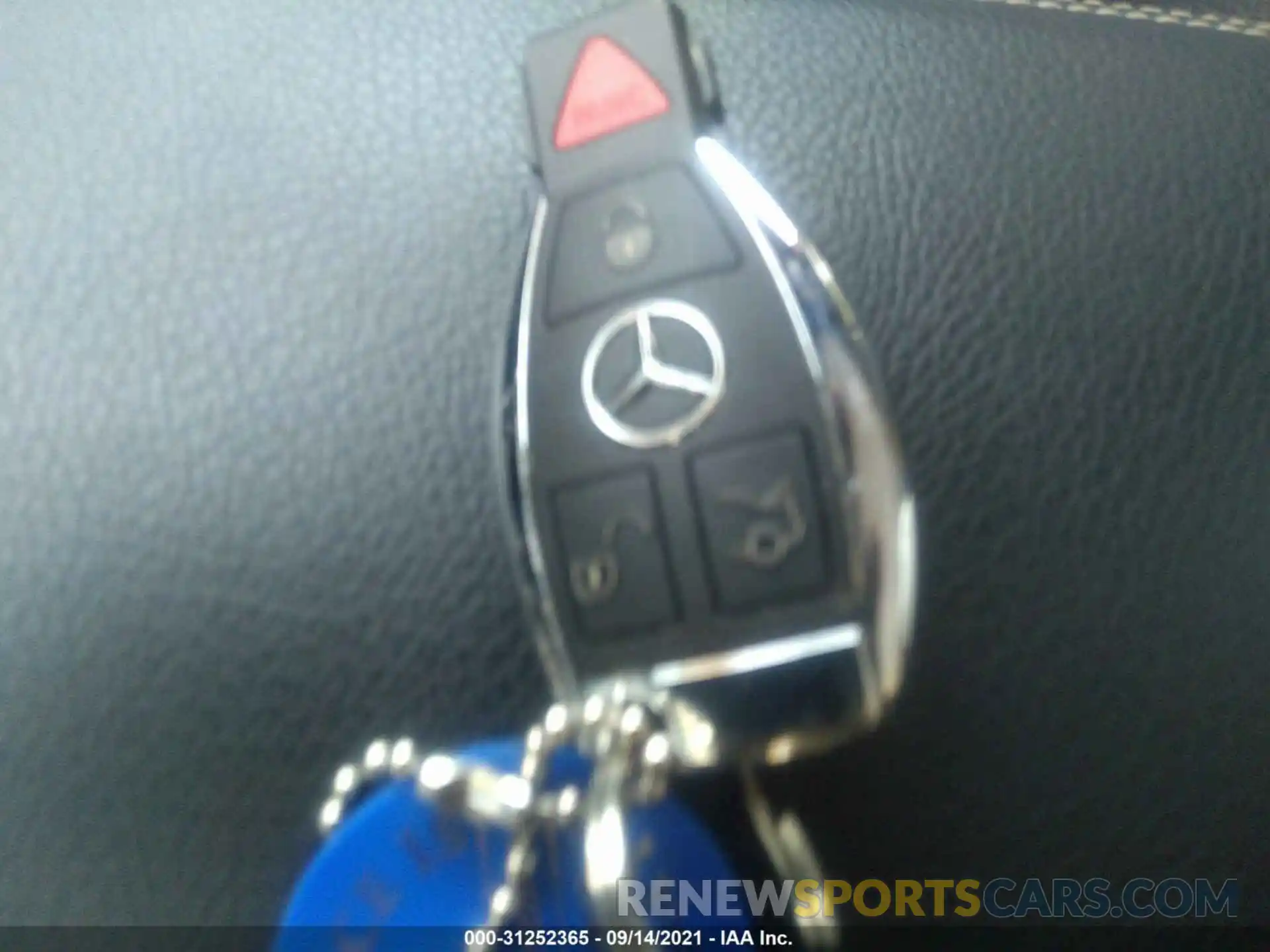 11 Фотография поврежденного автомобиля WDCTG4EB2KU015485 MERCEDES-BENZ GLA 2019