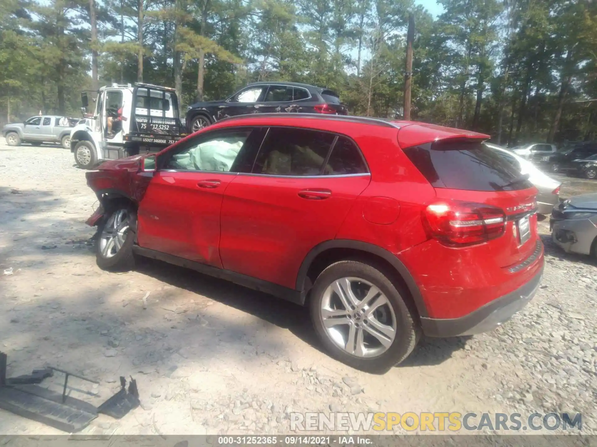 3 Photograph of a damaged car WDCTG4EB2KU015485 MERCEDES-BENZ GLA 2019