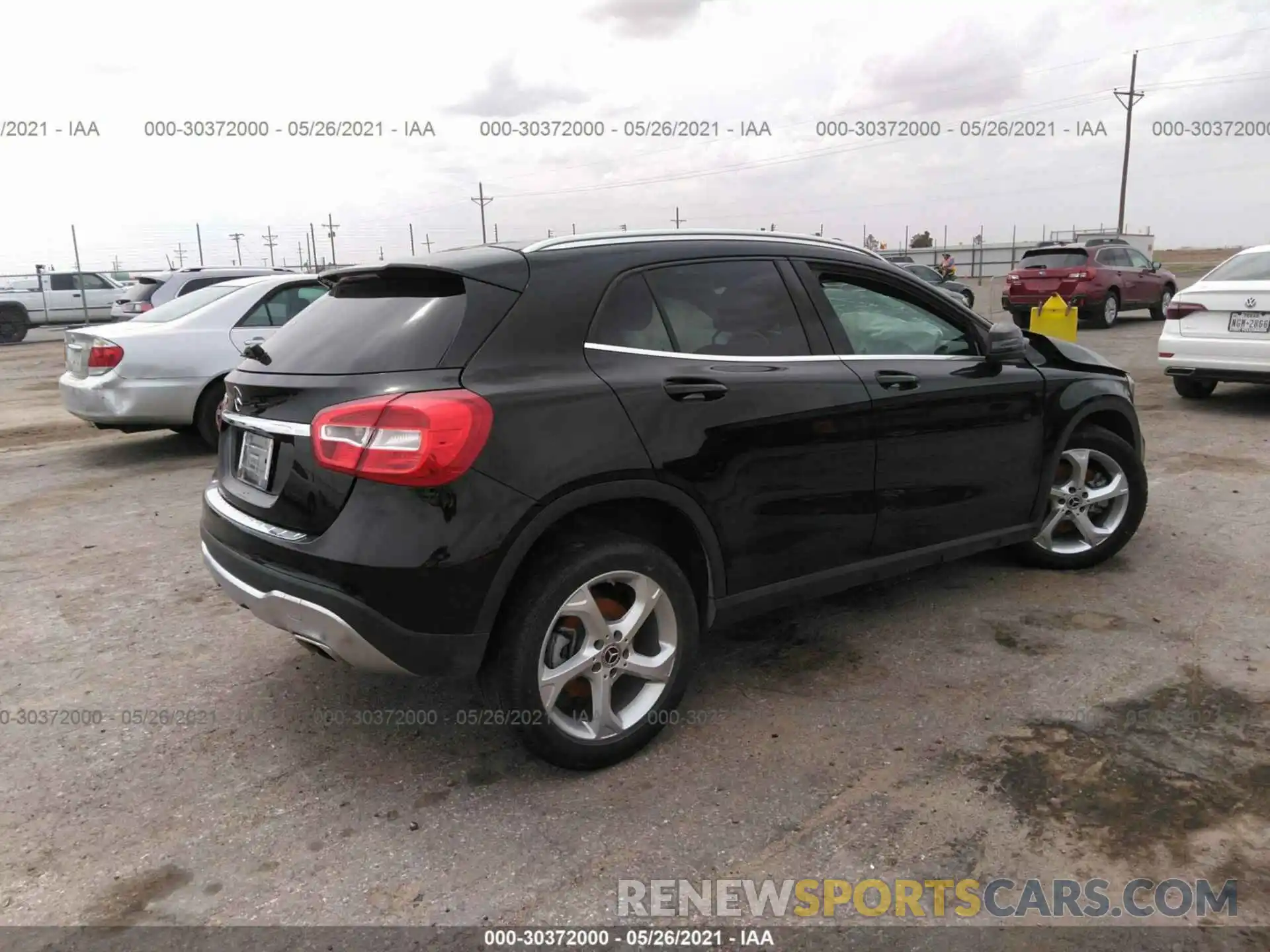 4 Photograph of a damaged car WDCTG4EB3KJ532621 MERCEDES-BENZ GLA 2019