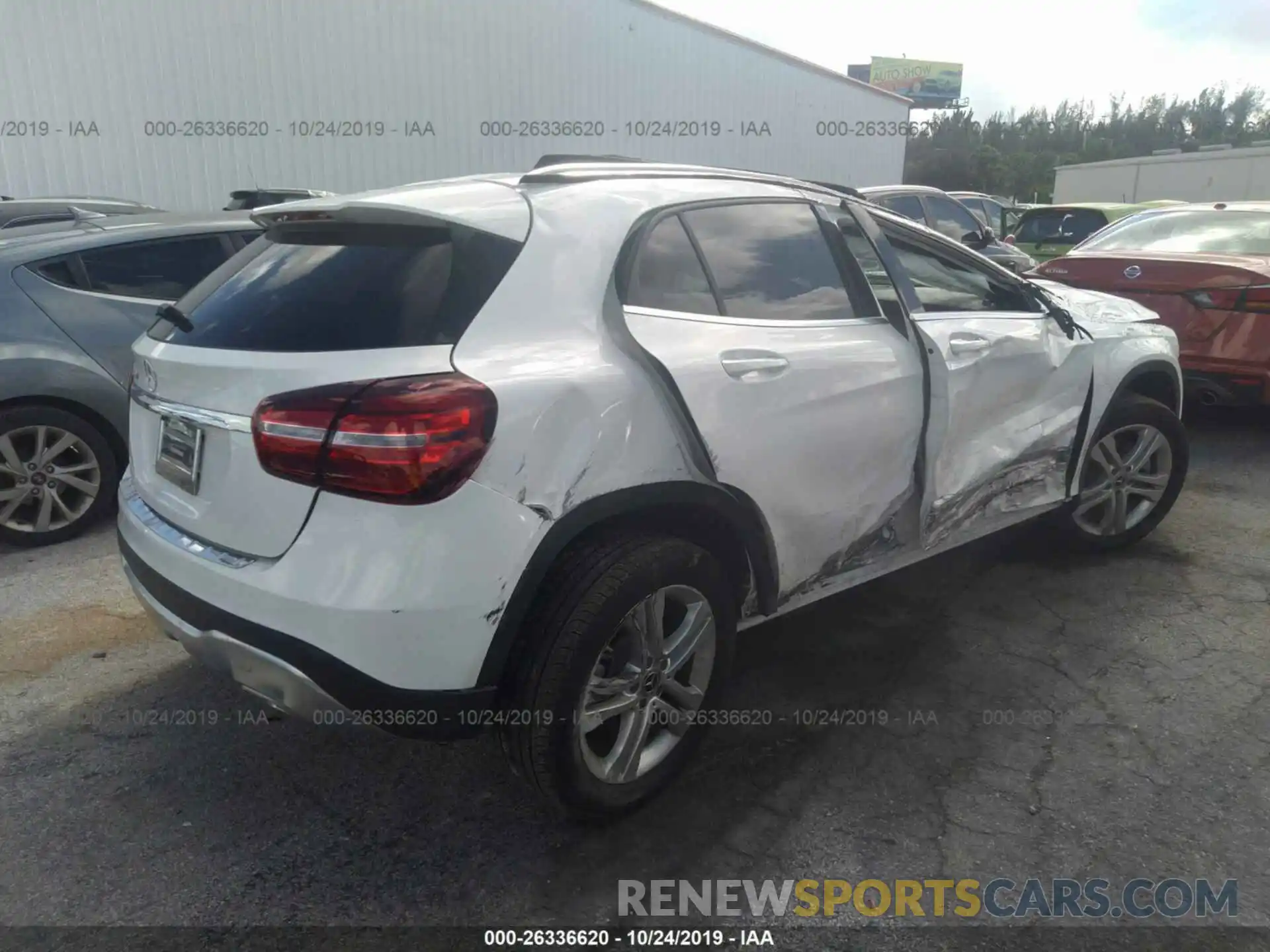 4 Photograph of a damaged car WDCTG4EB3KJ553226 MERCEDES-BENZ GLA 2019