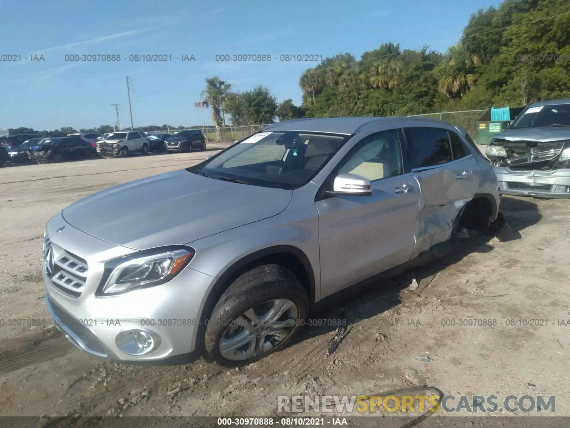 2 Photograph of a damaged car WDCTG4EB3KJ578689 MERCEDES-BENZ GLA 2019