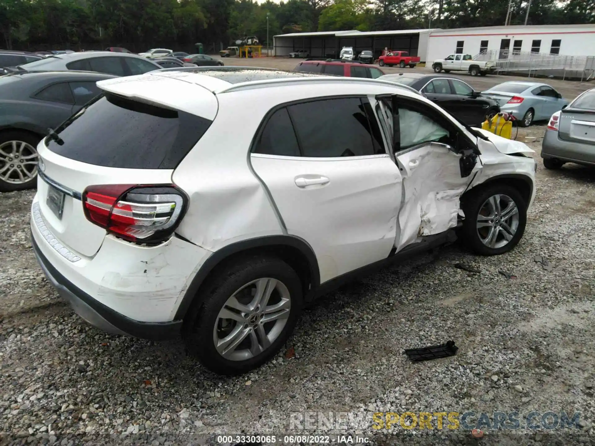 4 Photograph of a damaged car WDCTG4EB3KU003717 MERCEDES-BENZ GLA 2019