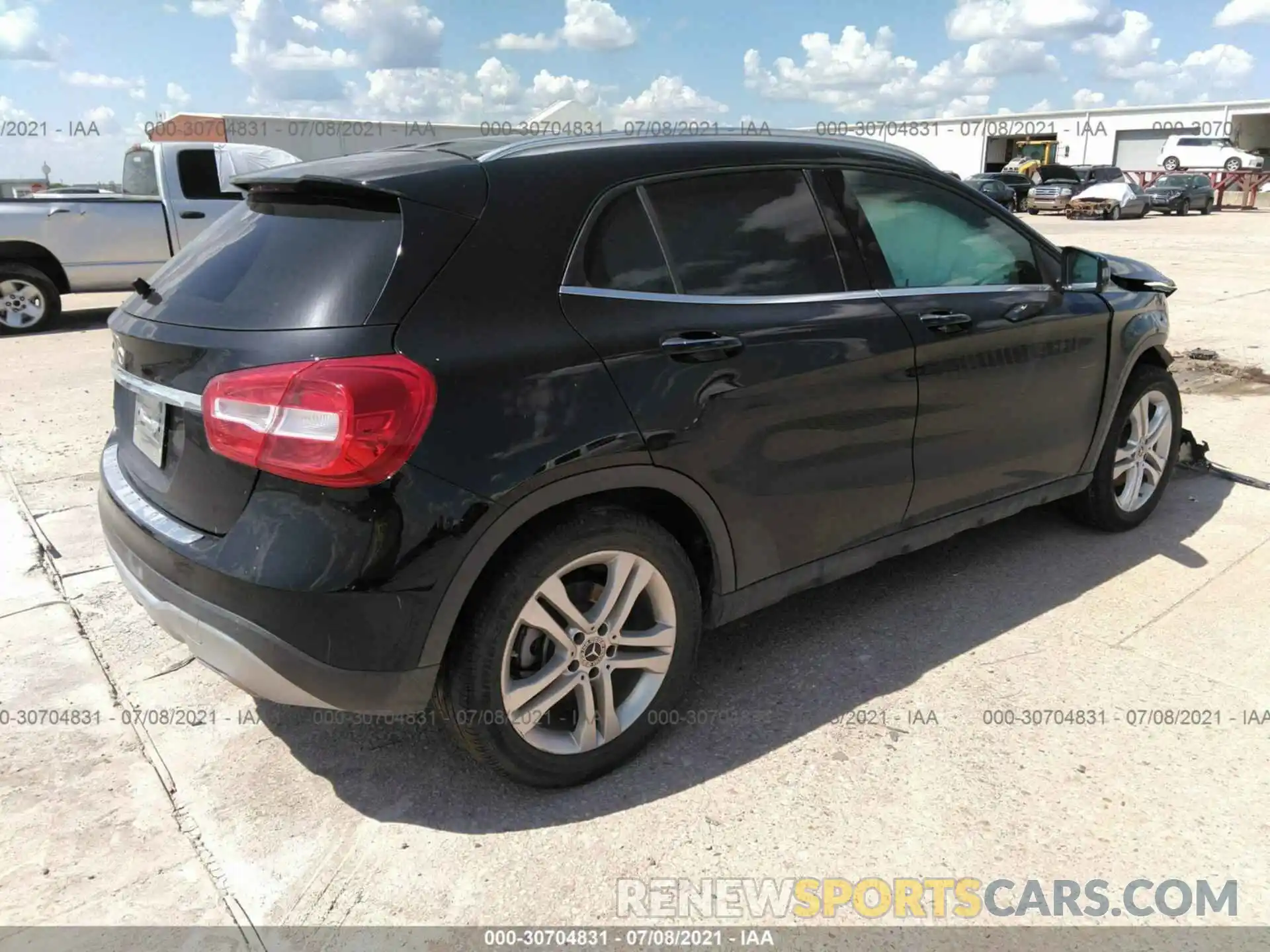 4 Фотография поврежденного автомобиля WDCTG4EB3KU011591 MERCEDES-BENZ GLA 2019