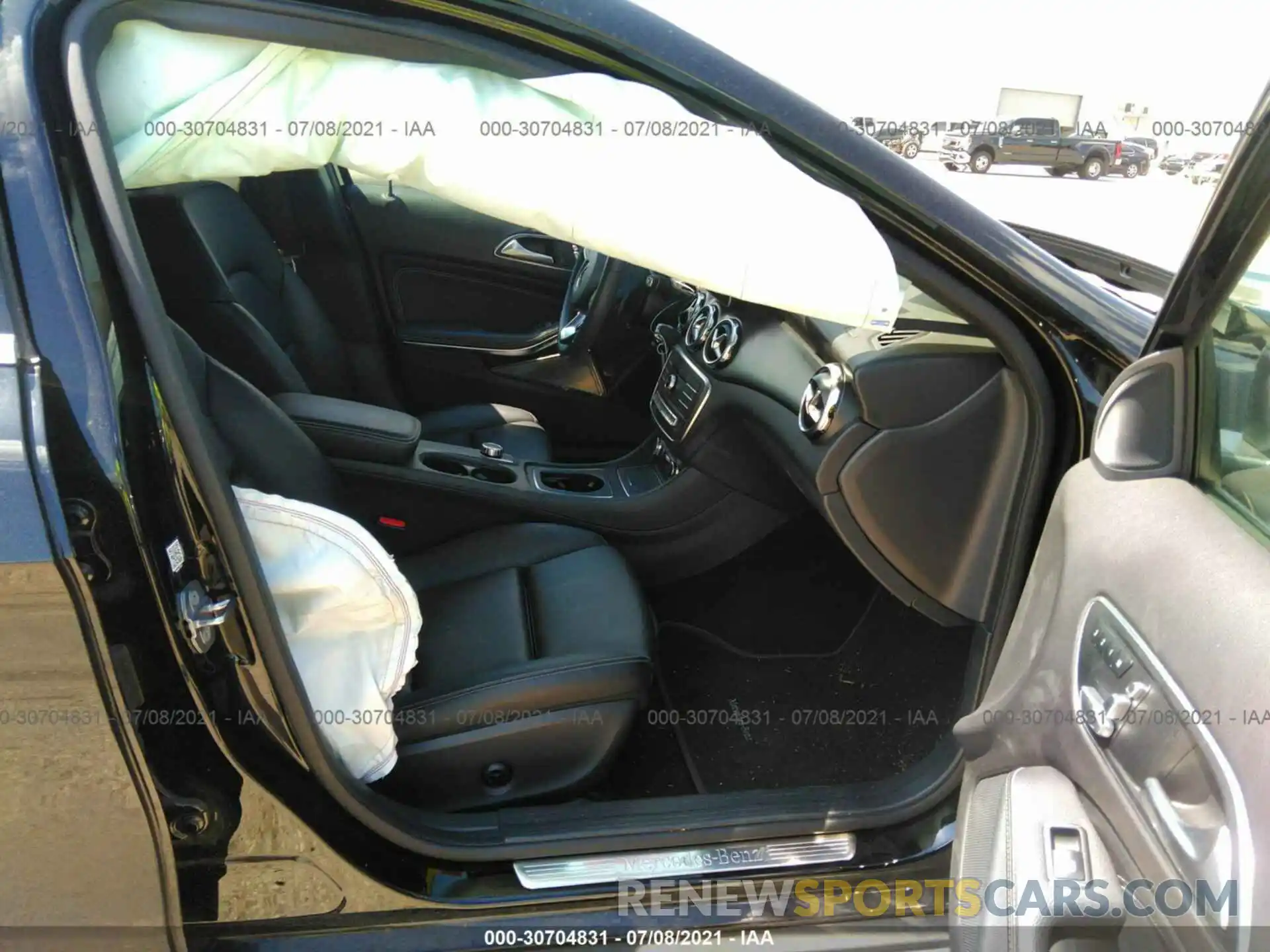 5 Photograph of a damaged car WDCTG4EB3KU011591 MERCEDES-BENZ GLA 2019