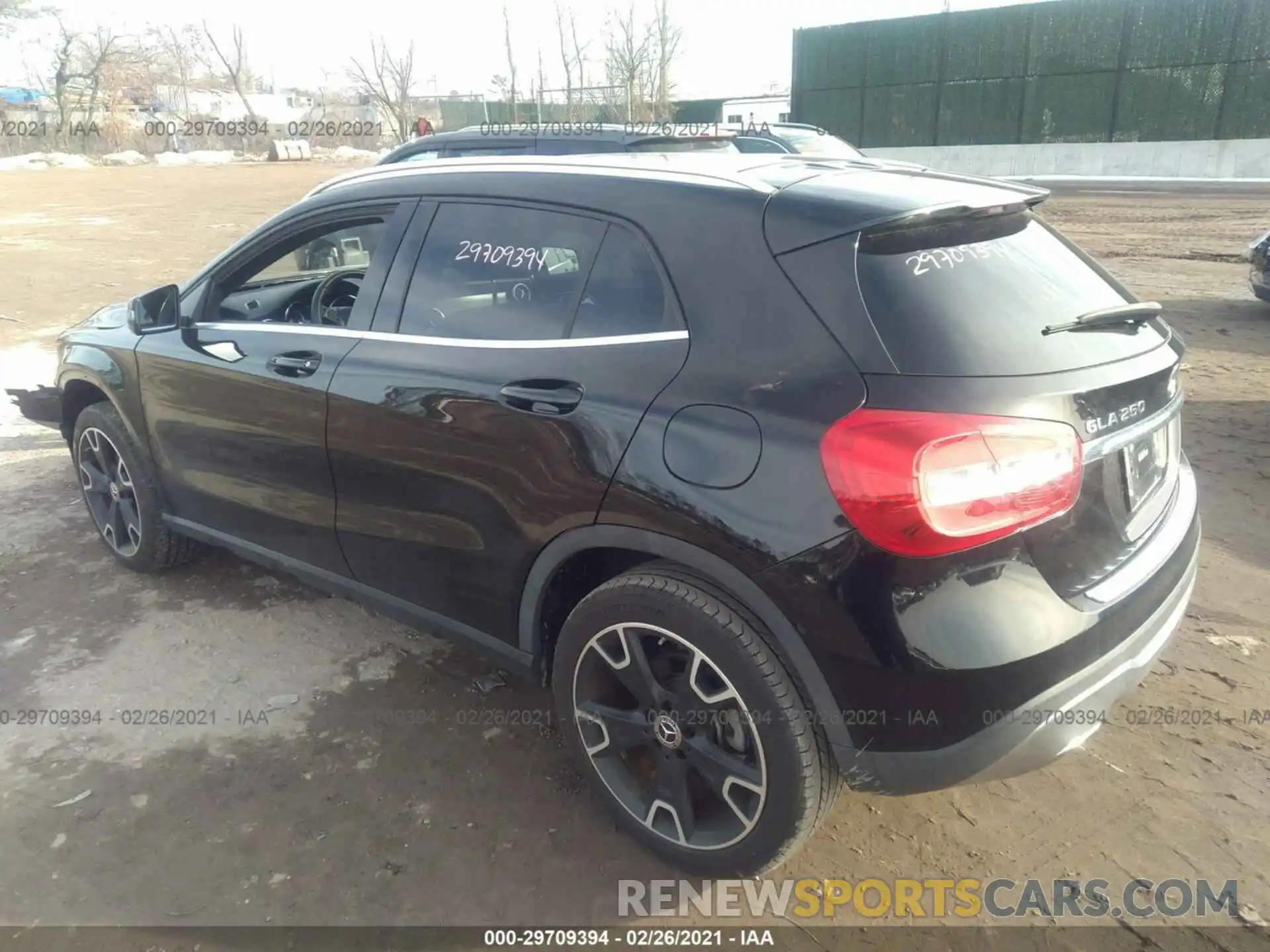 3 Фотография поврежденного автомобиля WDCTG4EB3KU018248 MERCEDES-BENZ GLA 2019