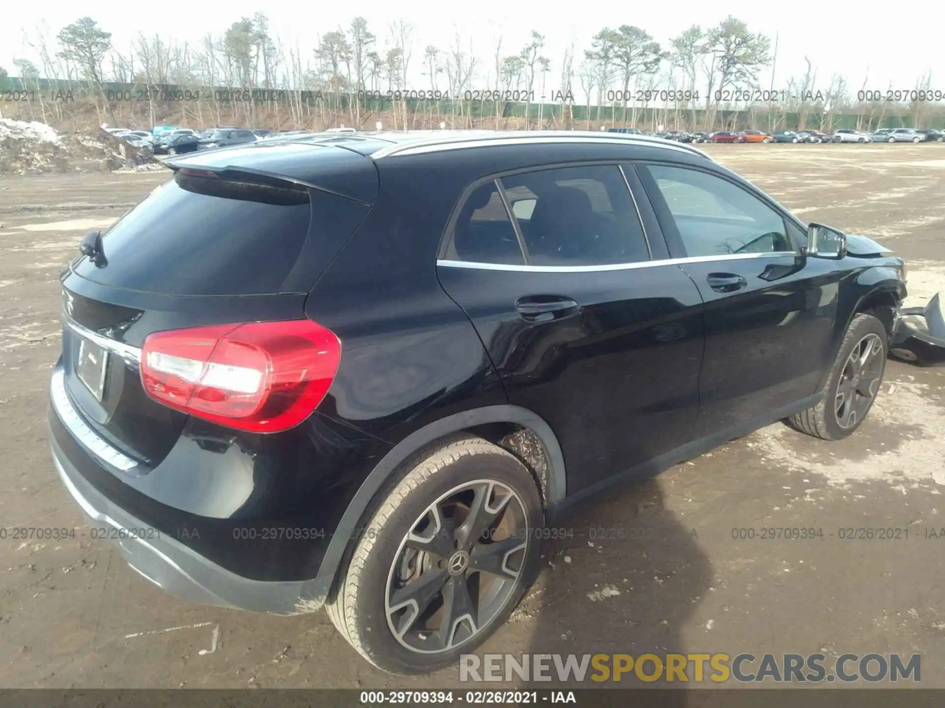 4 Фотография поврежденного автомобиля WDCTG4EB3KU018248 MERCEDES-BENZ GLA 2019