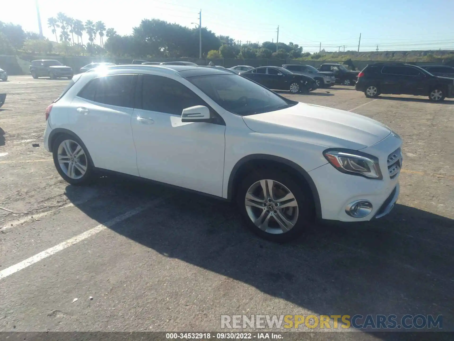 1 Photograph of a damaged car WDCTG4EB3KU019464 MERCEDES-BENZ GLA 2019