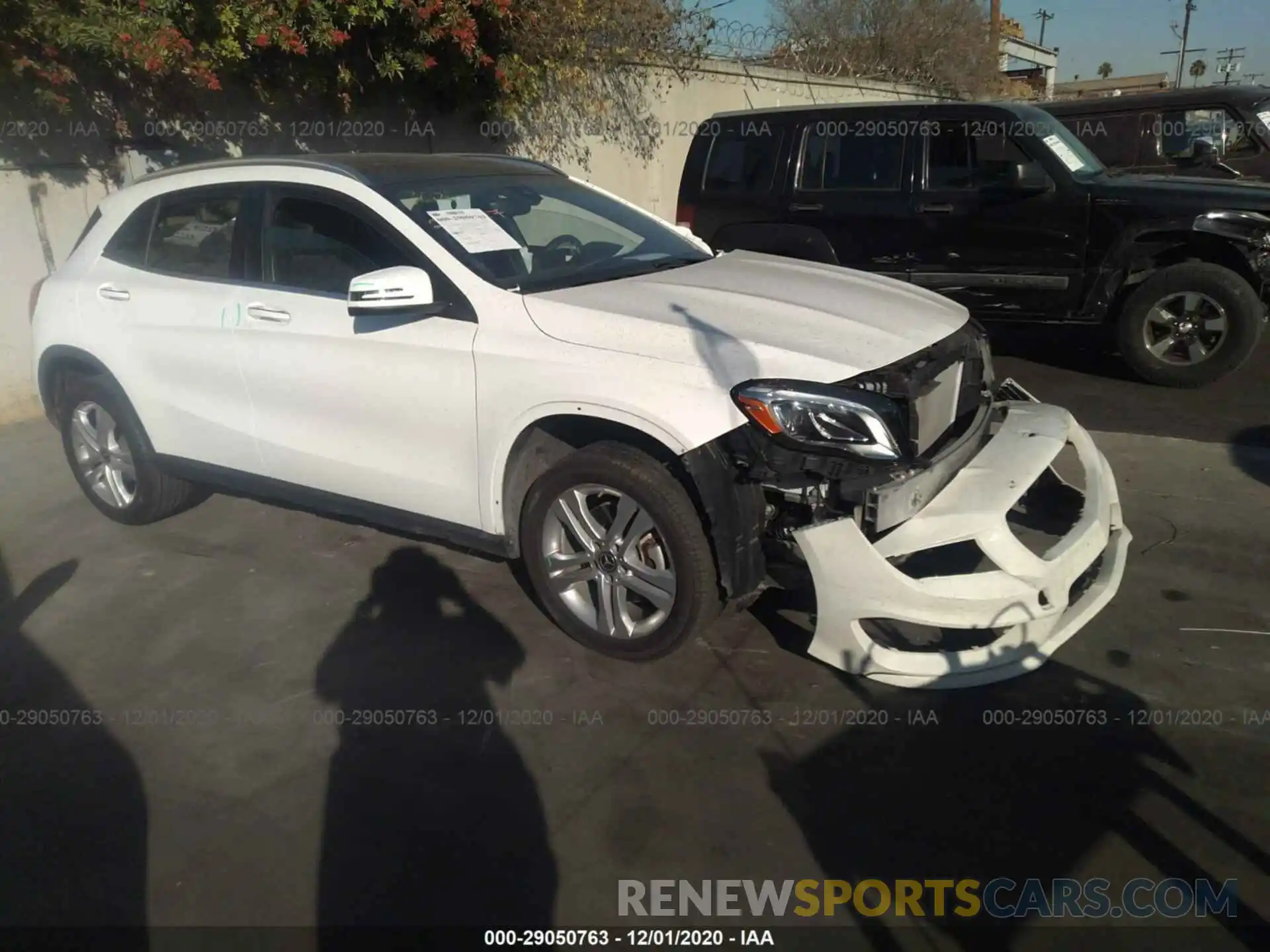 1 Photograph of a damaged car WDCTG4EB4KJ582282 MERCEDES-BENZ GLA 2019