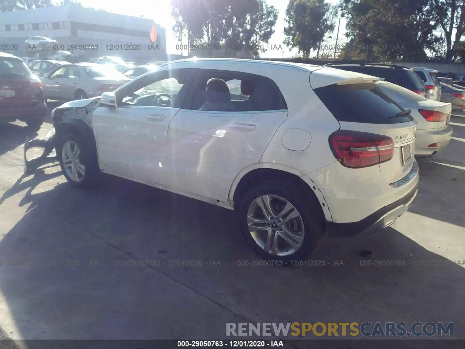 3 Photograph of a damaged car WDCTG4EB4KJ582282 MERCEDES-BENZ GLA 2019