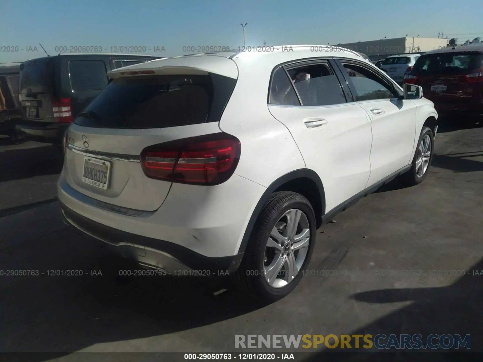 4 Photograph of a damaged car WDCTG4EB4KJ582282 MERCEDES-BENZ GLA 2019