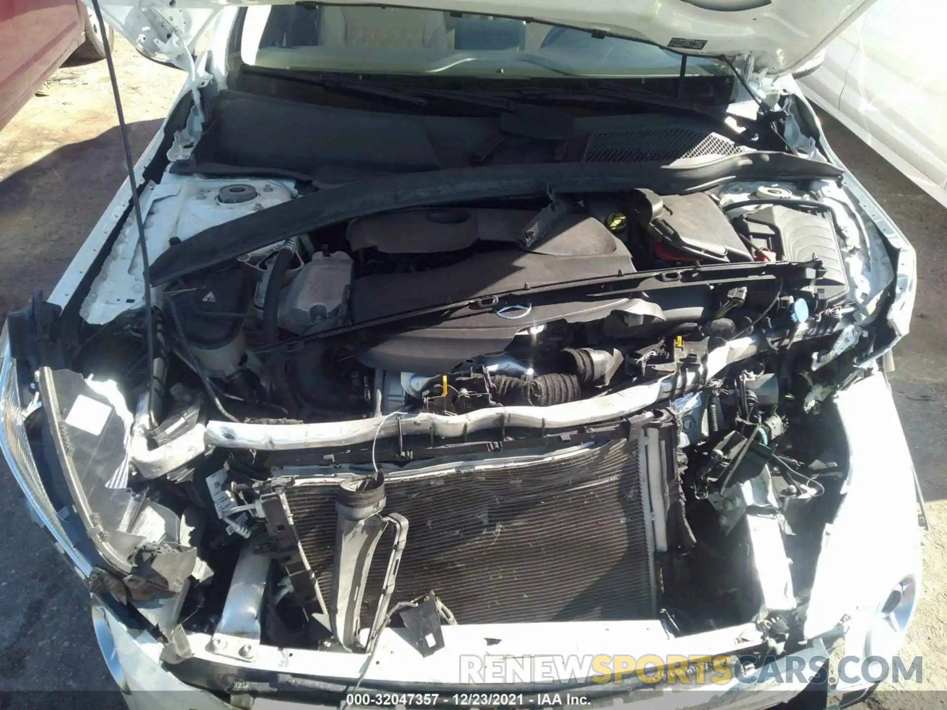 10 Photograph of a damaged car WDCTG4EB4KU000387 MERCEDES-BENZ GLA 2019