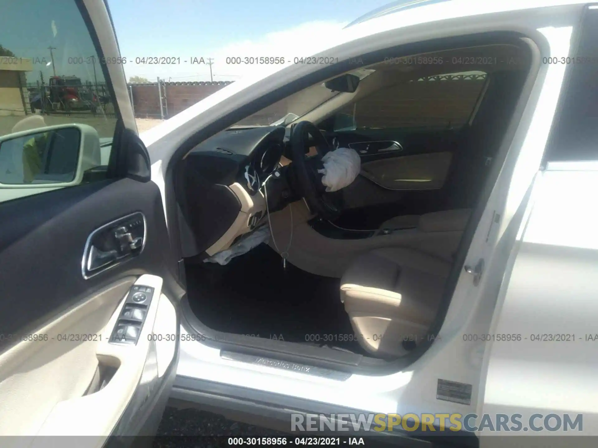 5 Photograph of a damaged car WDCTG4EB4KU000390 MERCEDES-BENZ GLA 2019