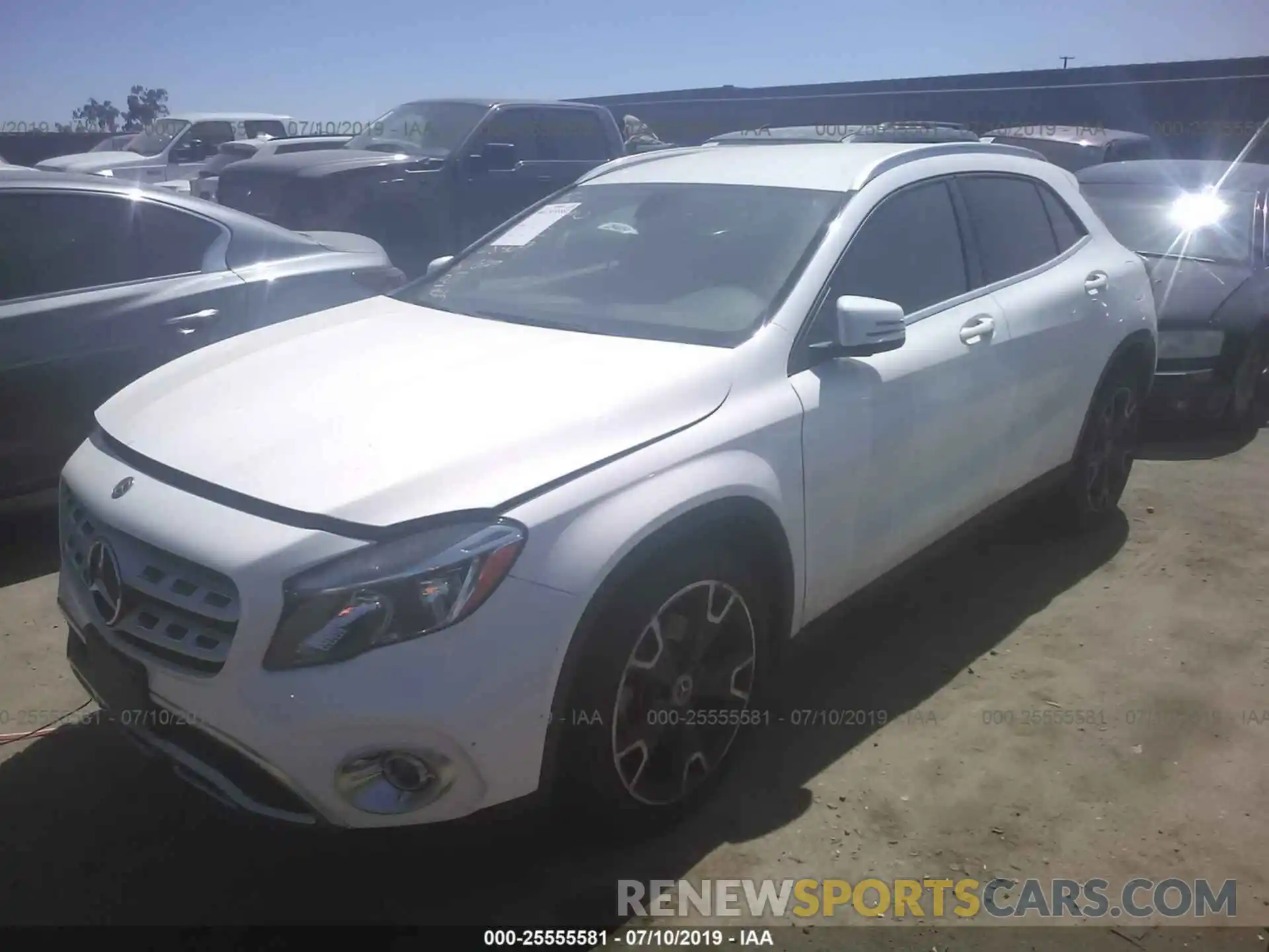 2 Photograph of a damaged car WDCTG4EB4KU000762 MERCEDES-BENZ GLA 2019