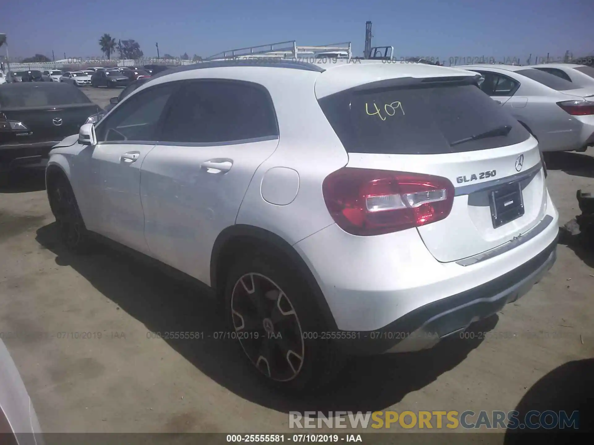 3 Photograph of a damaged car WDCTG4EB4KU000762 MERCEDES-BENZ GLA 2019