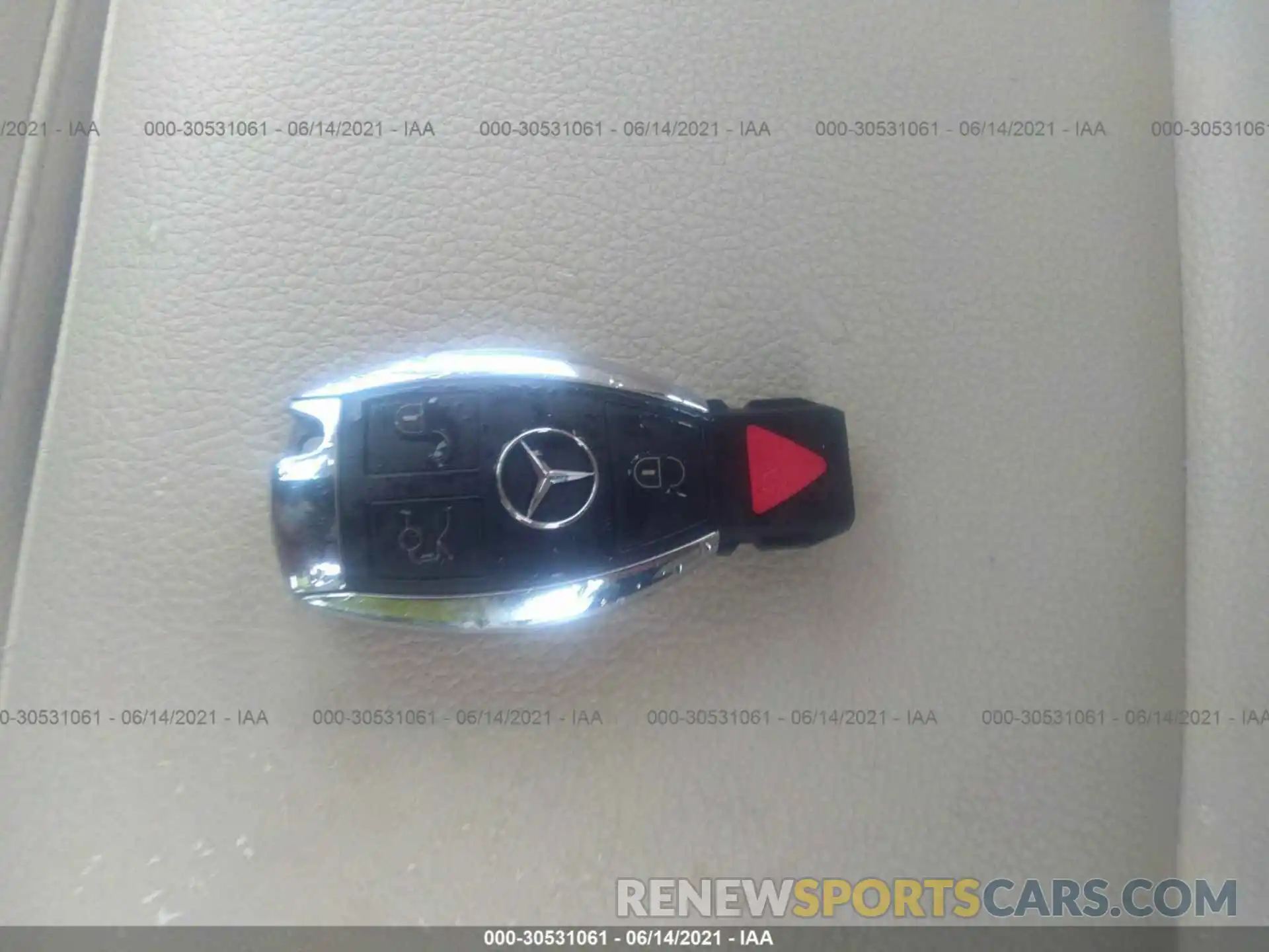 11 Фотография поврежденного автомобиля WDCTG4EB4KU003404 MERCEDES-BENZ GLA 2019