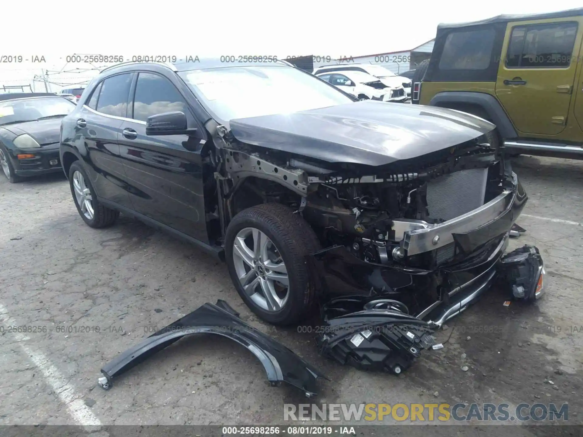 1 Photograph of a damaged car WDCTG4EB4KU013771 MERCEDES-BENZ GLA 2019