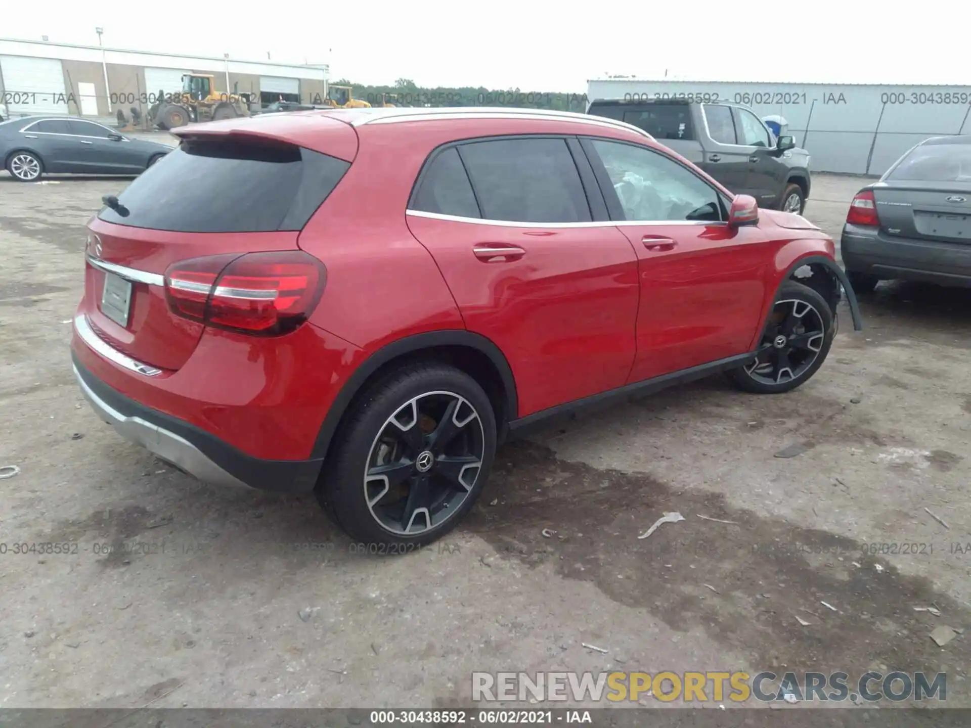 4 Фотография поврежденного автомобиля WDCTG4EB4KU018968 MERCEDES-BENZ GLA 2019