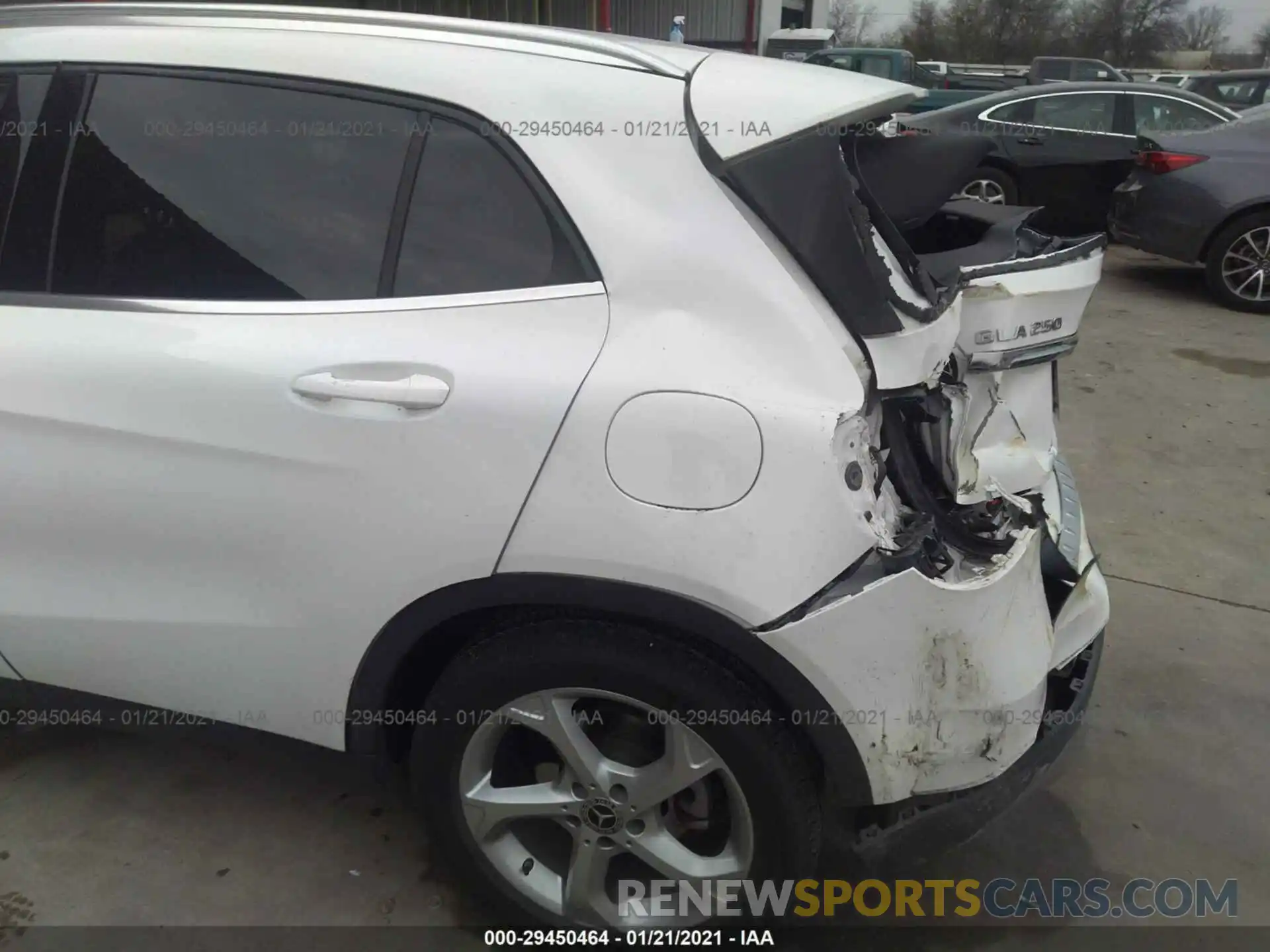 6 Photograph of a damaged car WDCTG4EB5KJ575048 MERCEDES-BENZ GLA 2019