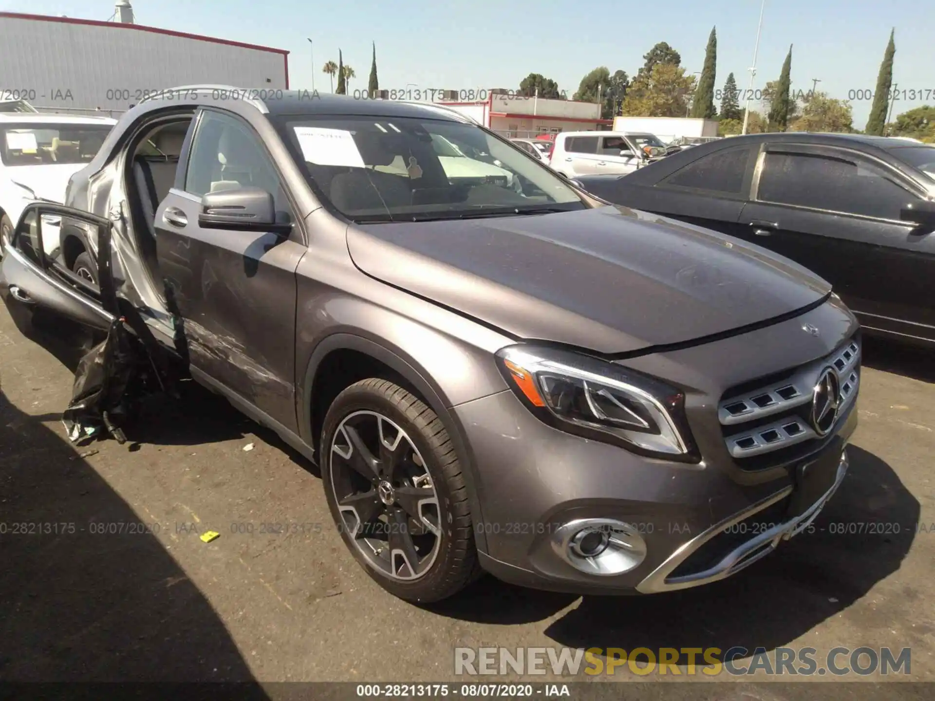 1 Photograph of a damaged car WDCTG4EB5KJ595610 MERCEDES-BENZ GLA 2019