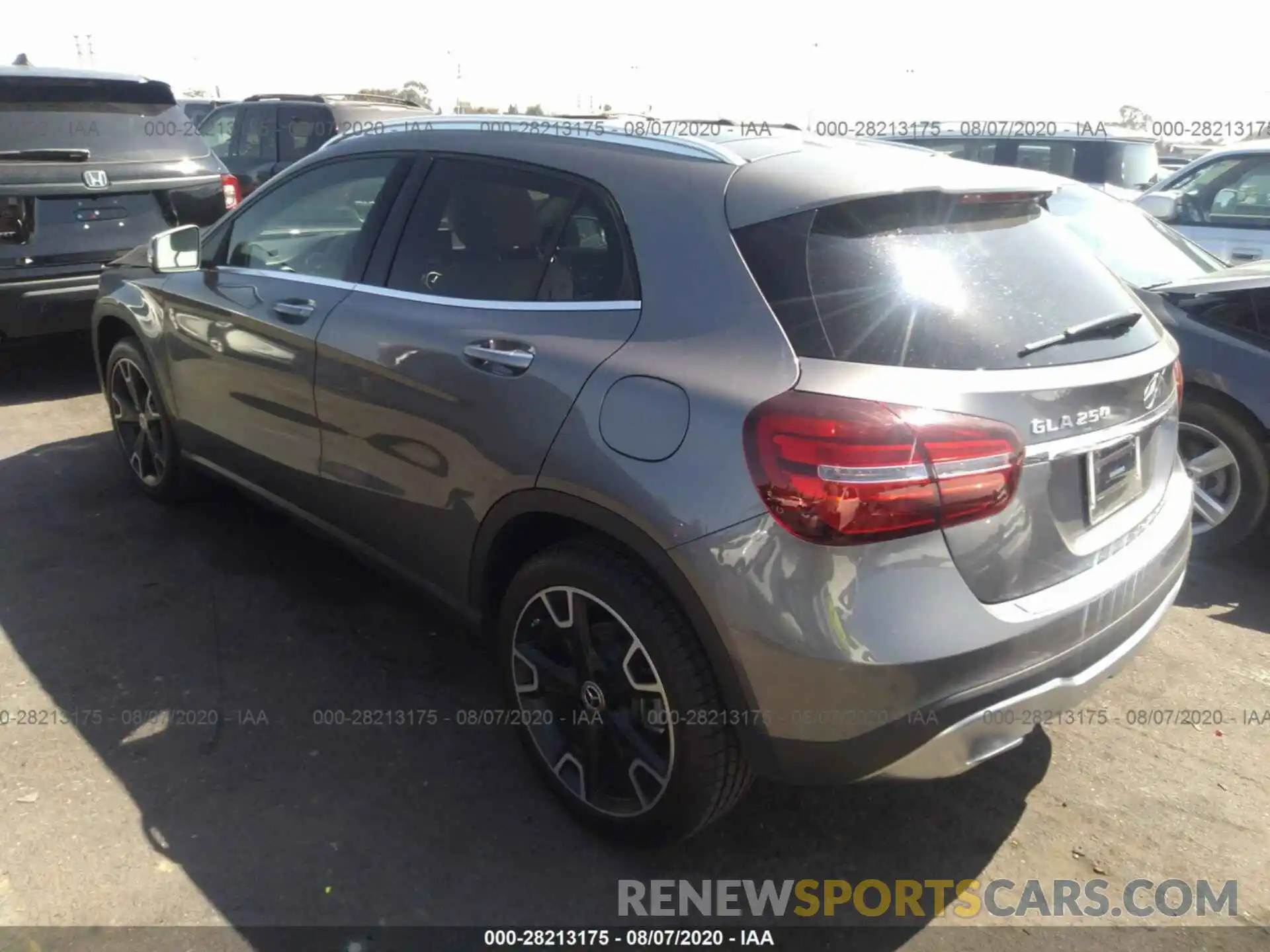 3 Фотография поврежденного автомобиля WDCTG4EB5KJ595610 MERCEDES-BENZ GLA 2019