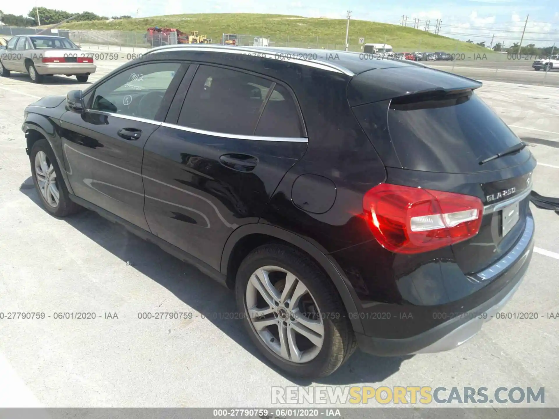 3 Photograph of a damaged car WDCTG4EB5KU010149 MERCEDES-BENZ GLA 2019