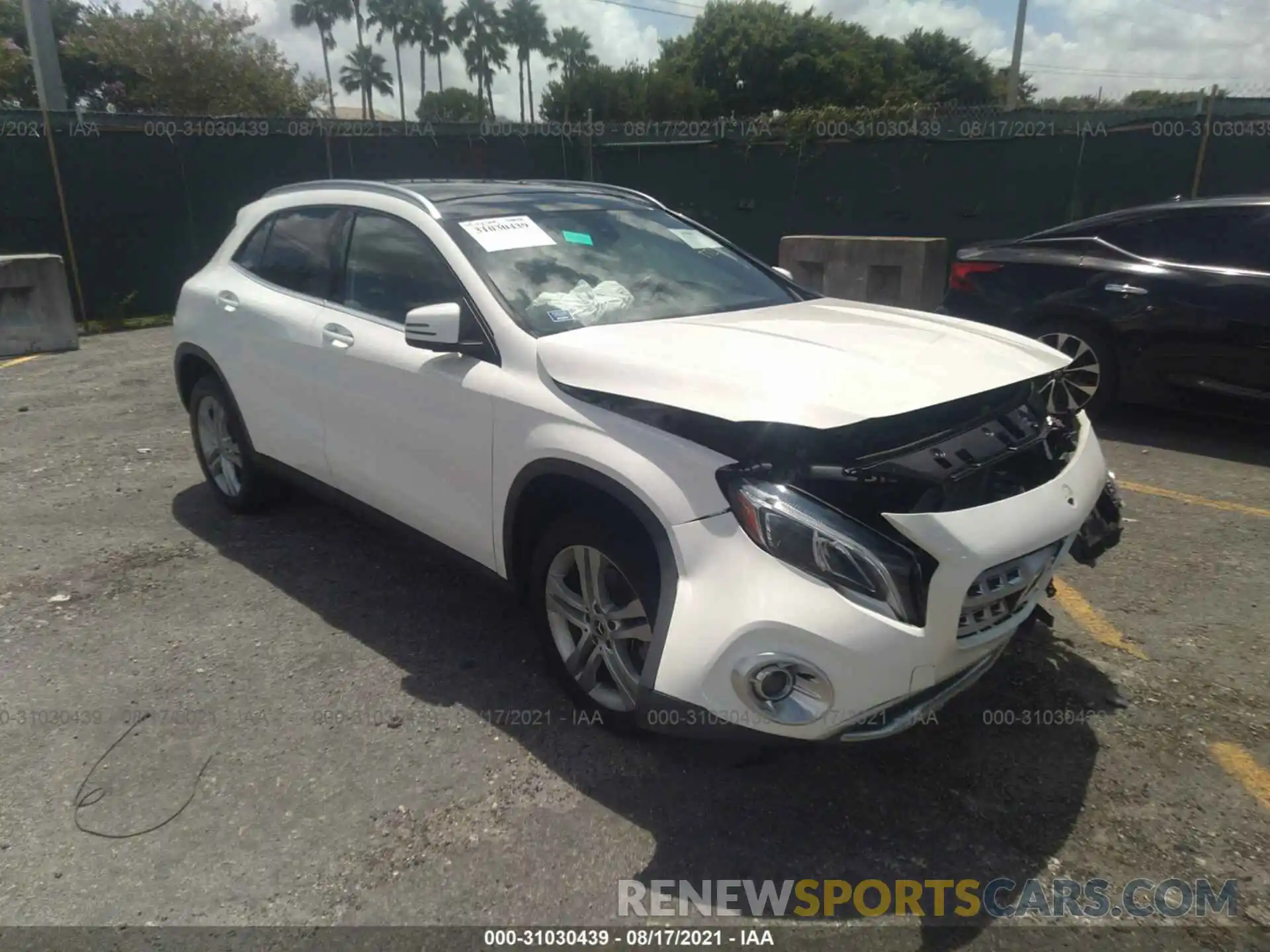 1 Photograph of a damaged car WDCTG4EB5KU016369 MERCEDES-BENZ GLA 2019