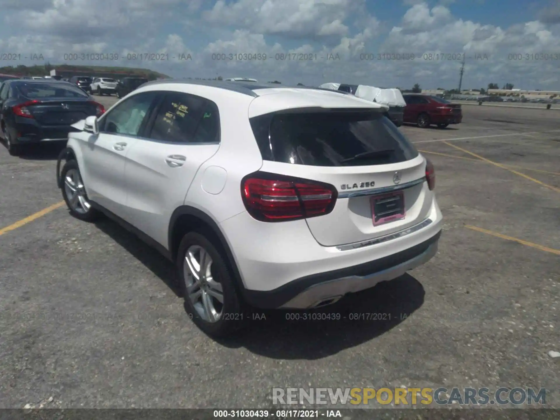 3 Photograph of a damaged car WDCTG4EB5KU016369 MERCEDES-BENZ GLA 2019