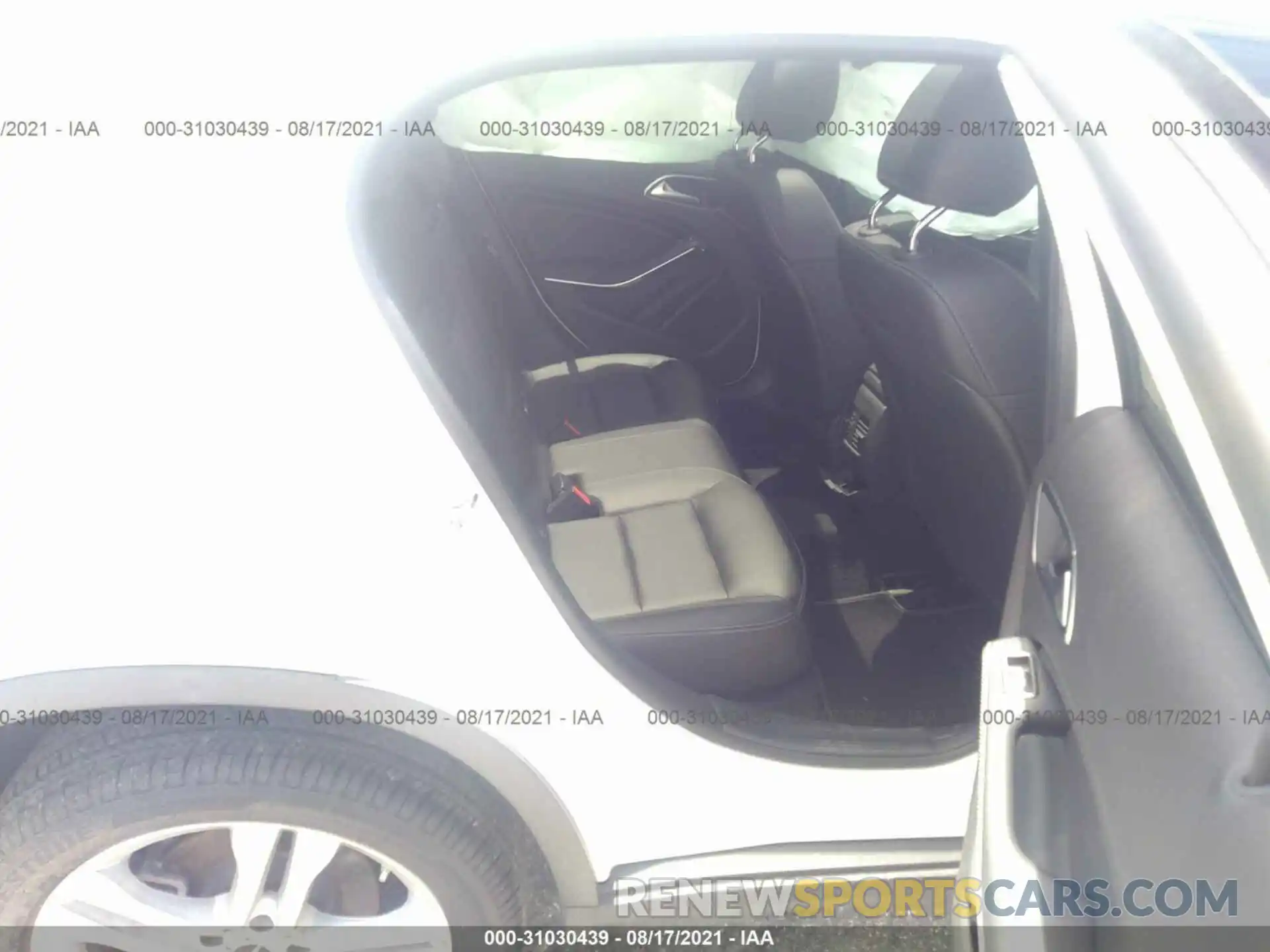 8 Photograph of a damaged car WDCTG4EB5KU016369 MERCEDES-BENZ GLA 2019