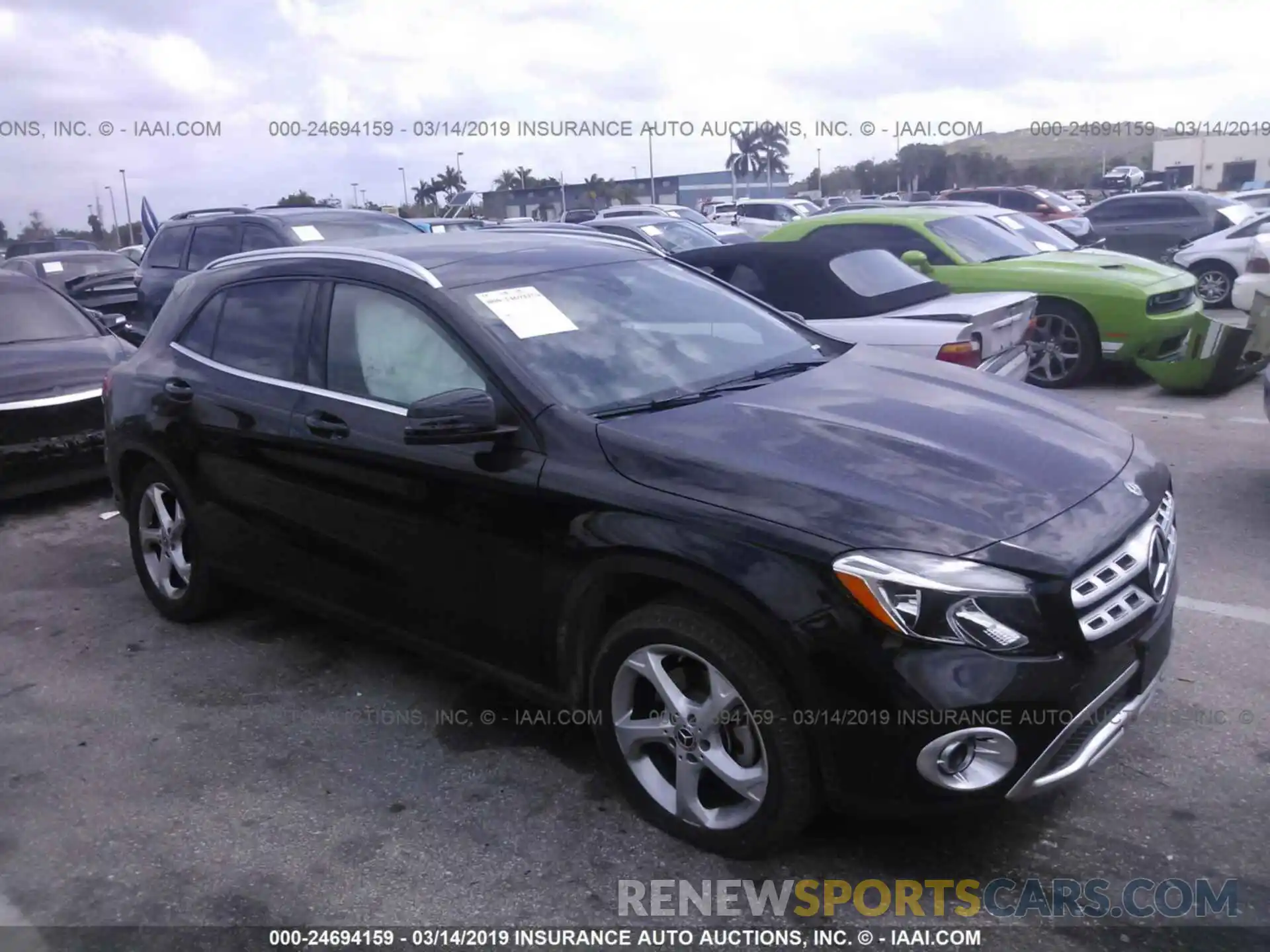 1 Photograph of a damaged car WDCTG4EB6KJ548389 MERCEDES-BENZ GLA 2019