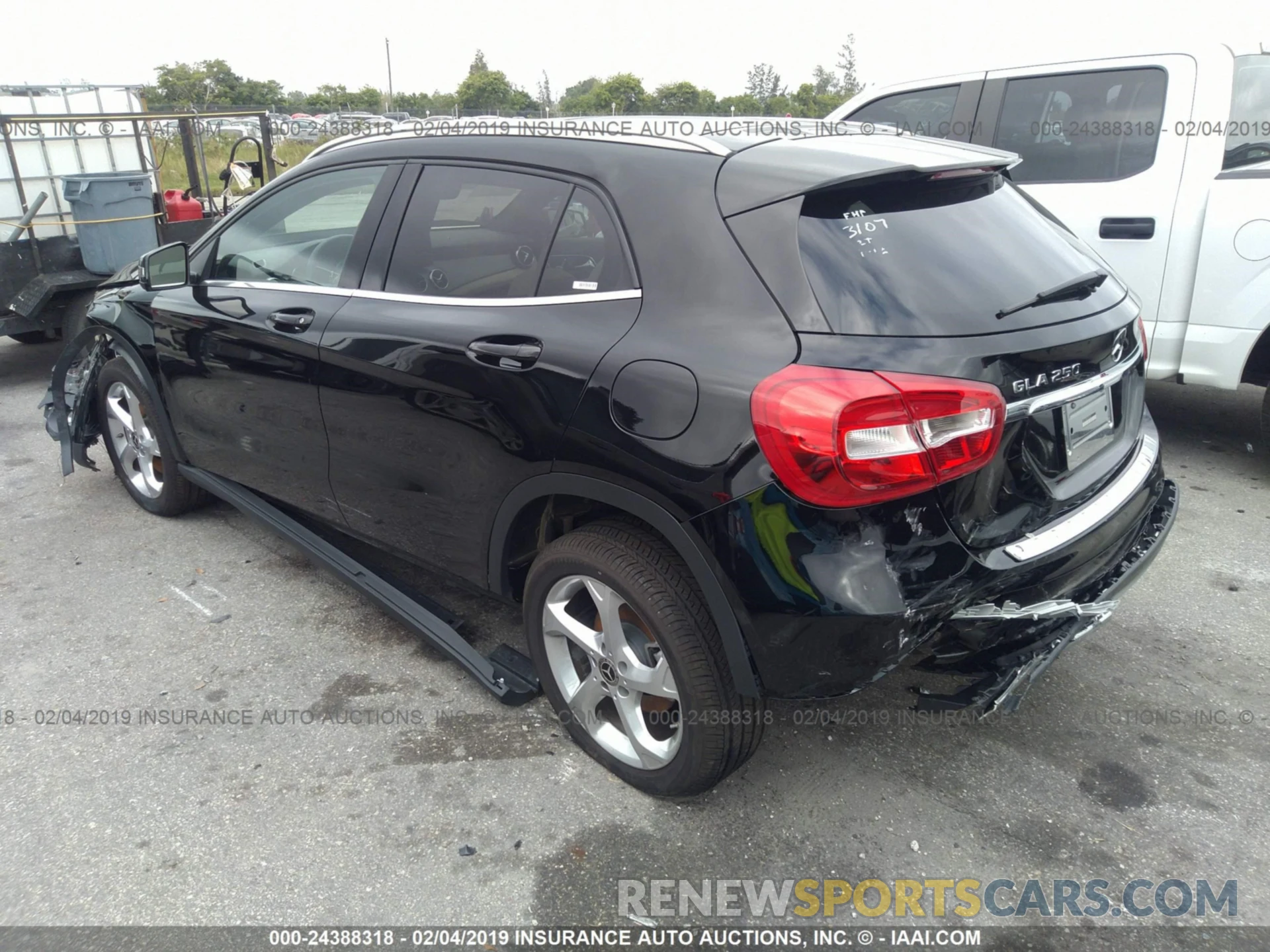 3 Photograph of a damaged car WDCTG4EB6KJ553107 MERCEDES-BENZ GLA 2019