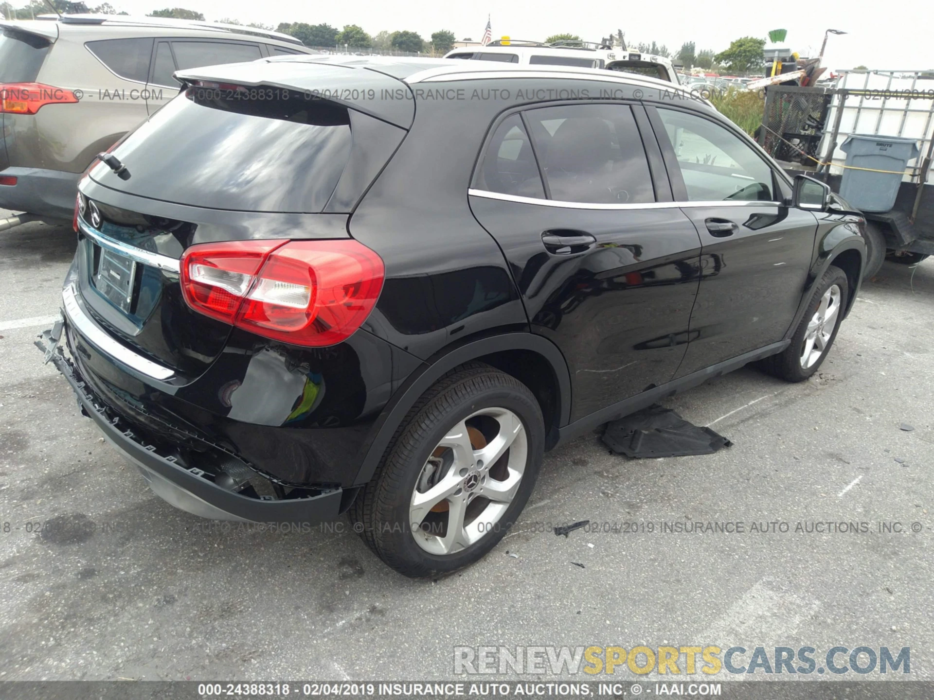 4 Photograph of a damaged car WDCTG4EB6KJ553107 MERCEDES-BENZ GLA 2019