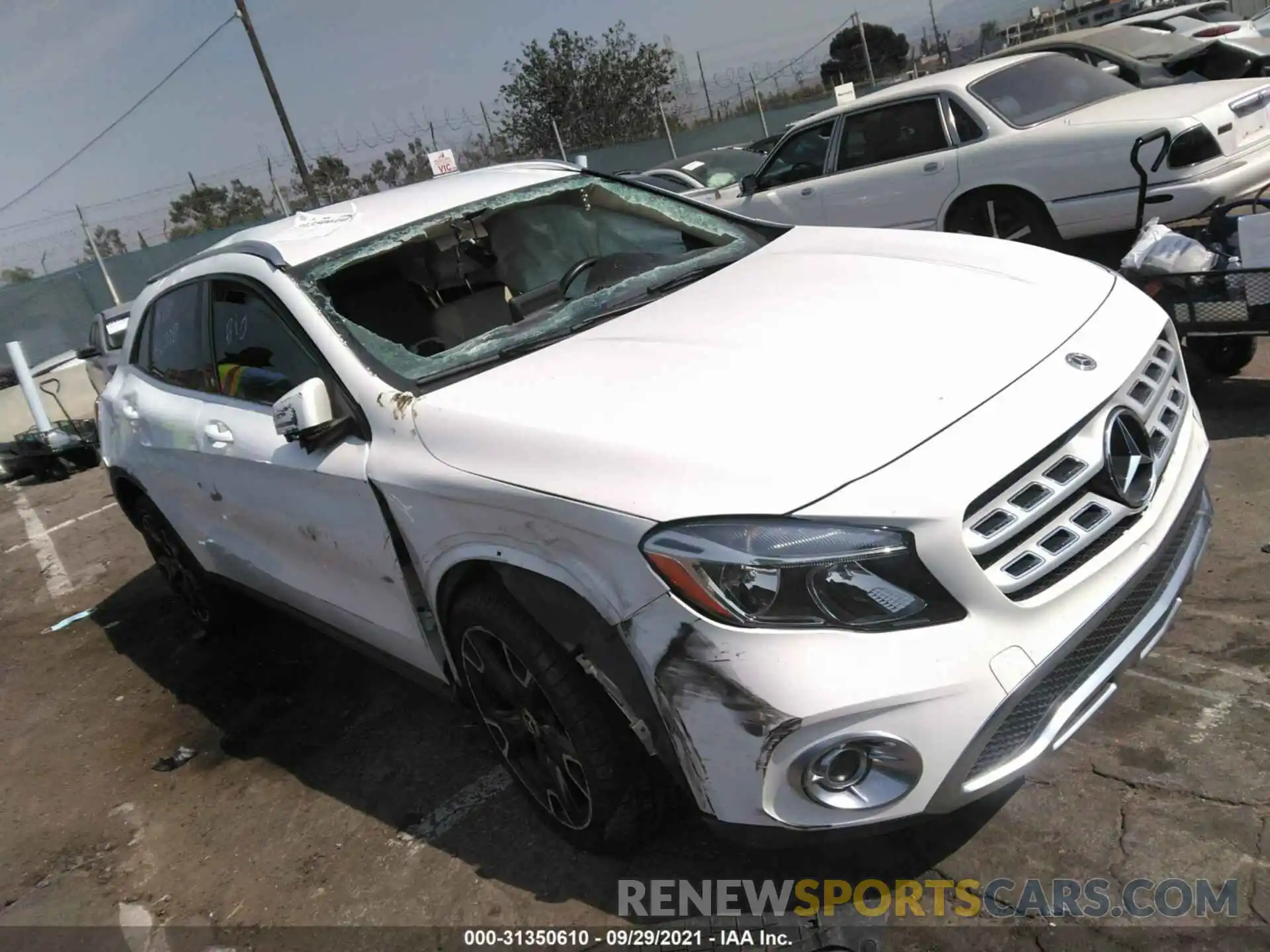 1 Photograph of a damaged car WDCTG4EB6KJ553527 MERCEDES-BENZ GLA 2019