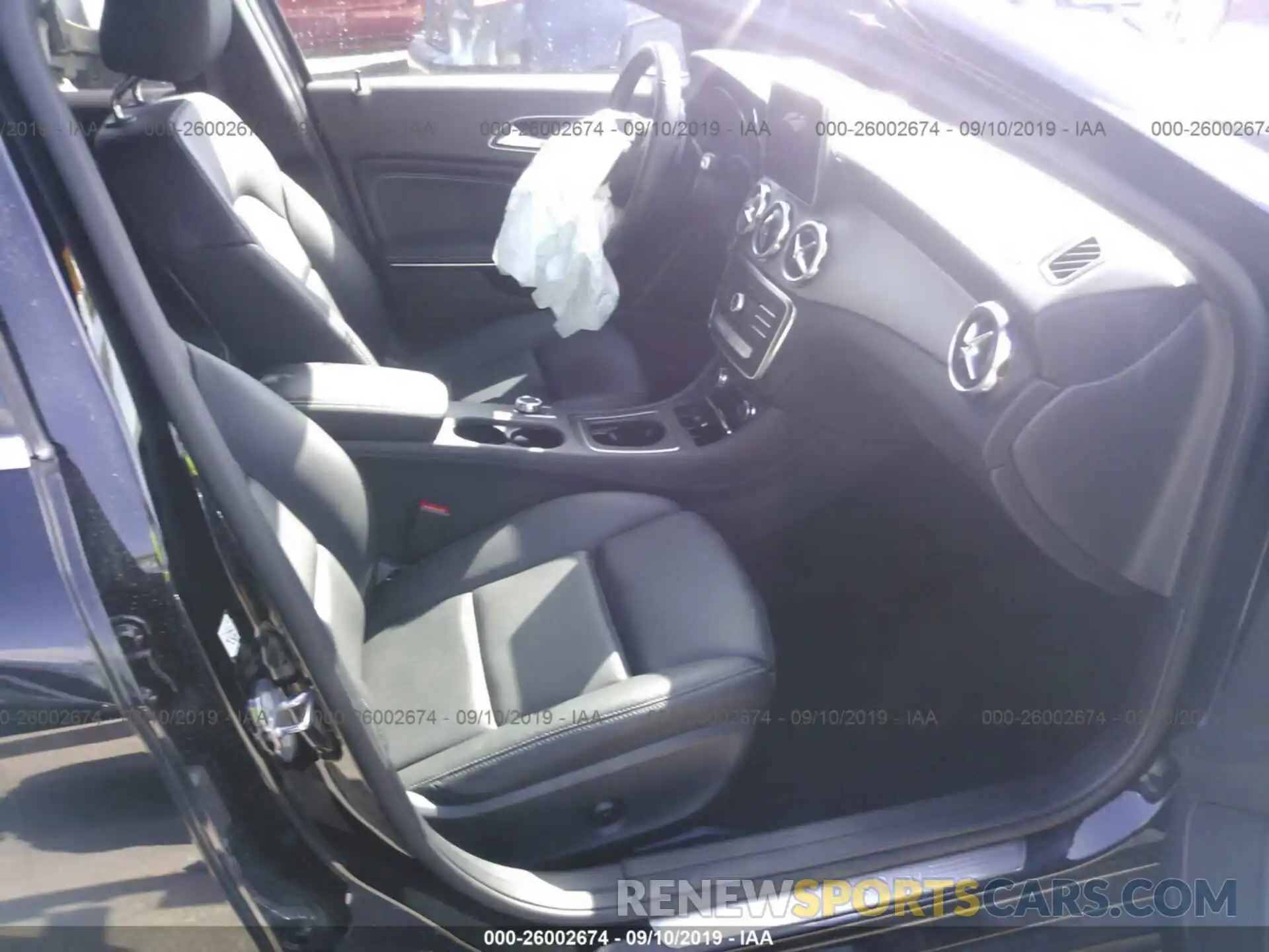 5 Photograph of a damaged car WDCTG4EB6KJ574832 MERCEDES-BENZ GLA 2019