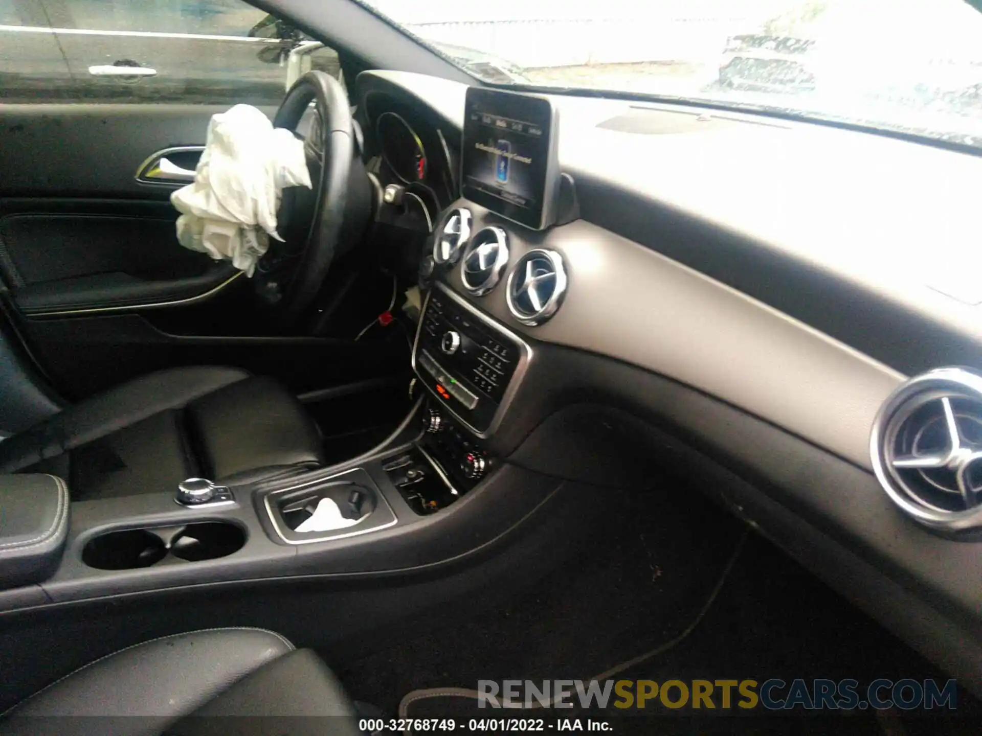 5 Photograph of a damaged car WDCTG4EB6KU005042 MERCEDES-BENZ GLA 2019