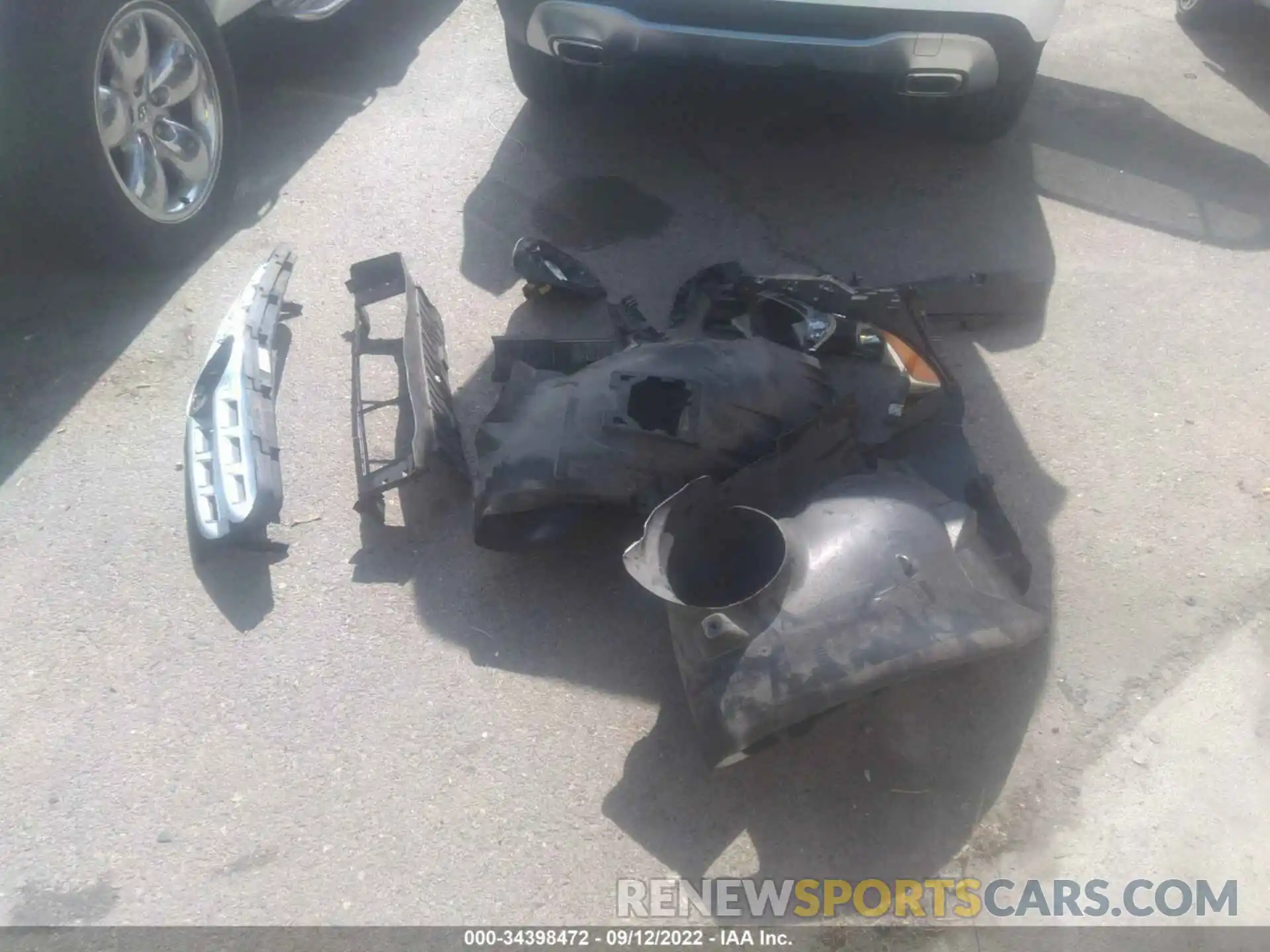 12 Photograph of a damaged car WDCTG4EB6KU005204 MERCEDES-BENZ GLA 2019