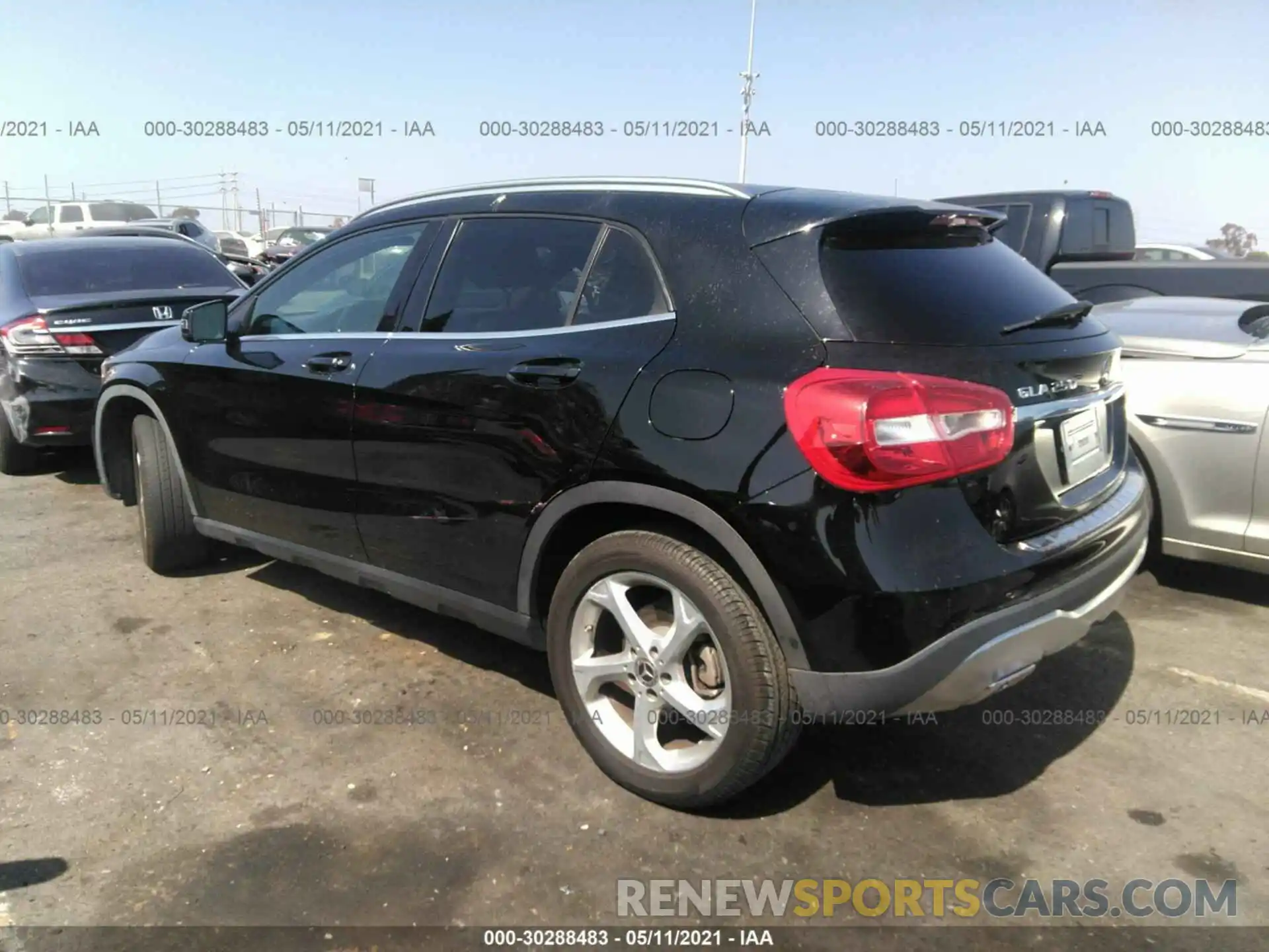 3 Фотография поврежденного автомобиля WDCTG4EB6KU008720 MERCEDES-BENZ GLA 2019