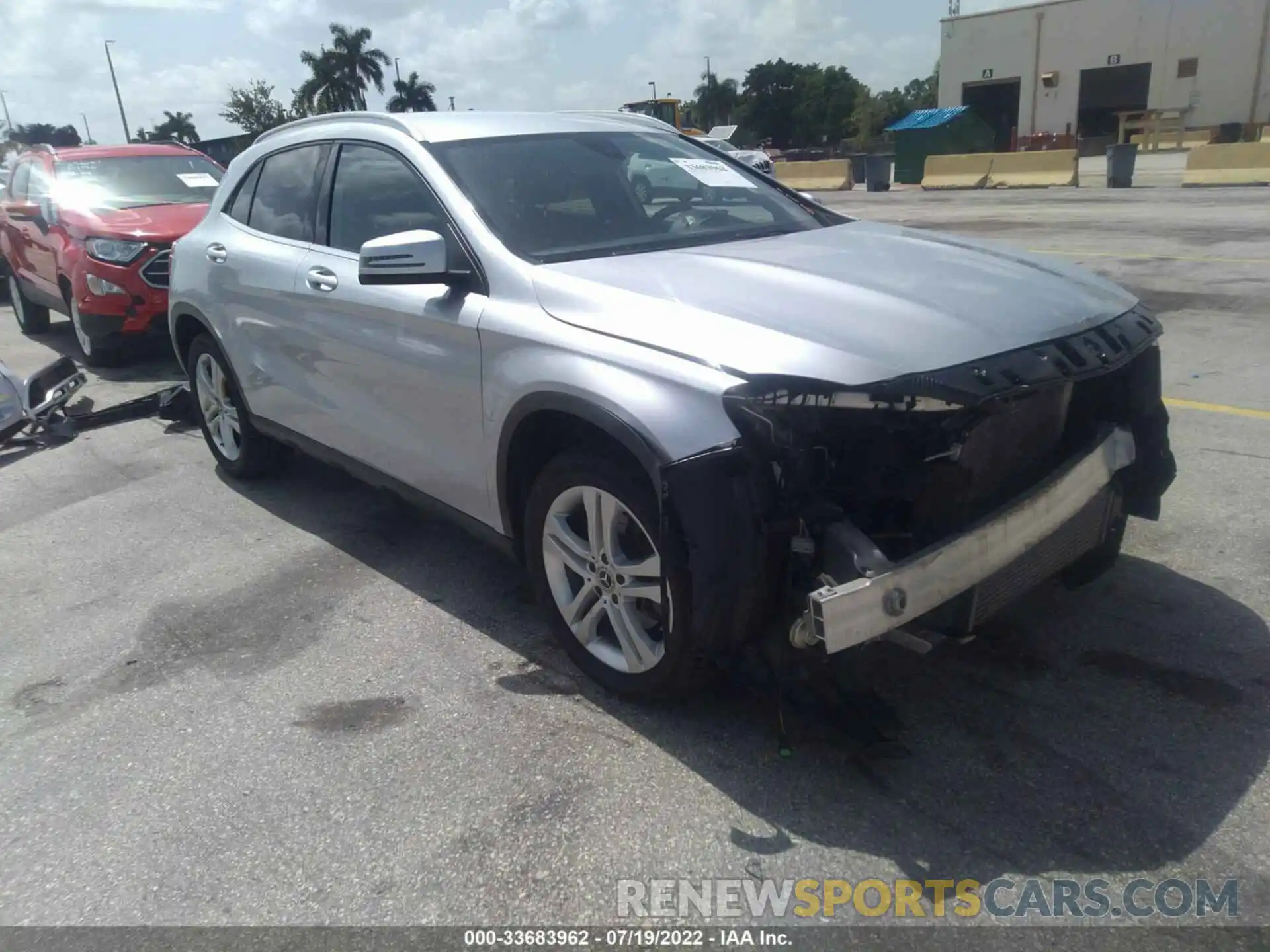 1 Photograph of a damaged car WDCTG4EB7KJ552824 MERCEDES-BENZ GLA 2019