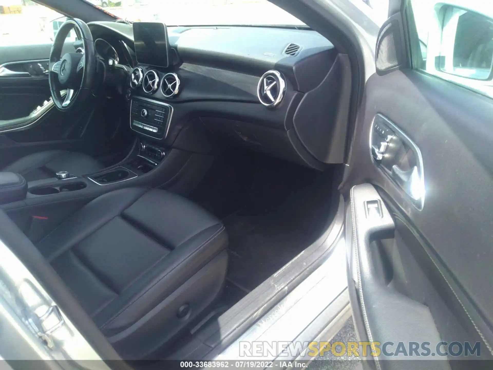 5 Фотография поврежденного автомобиля WDCTG4EB7KJ552824 MERCEDES-BENZ GLA 2019