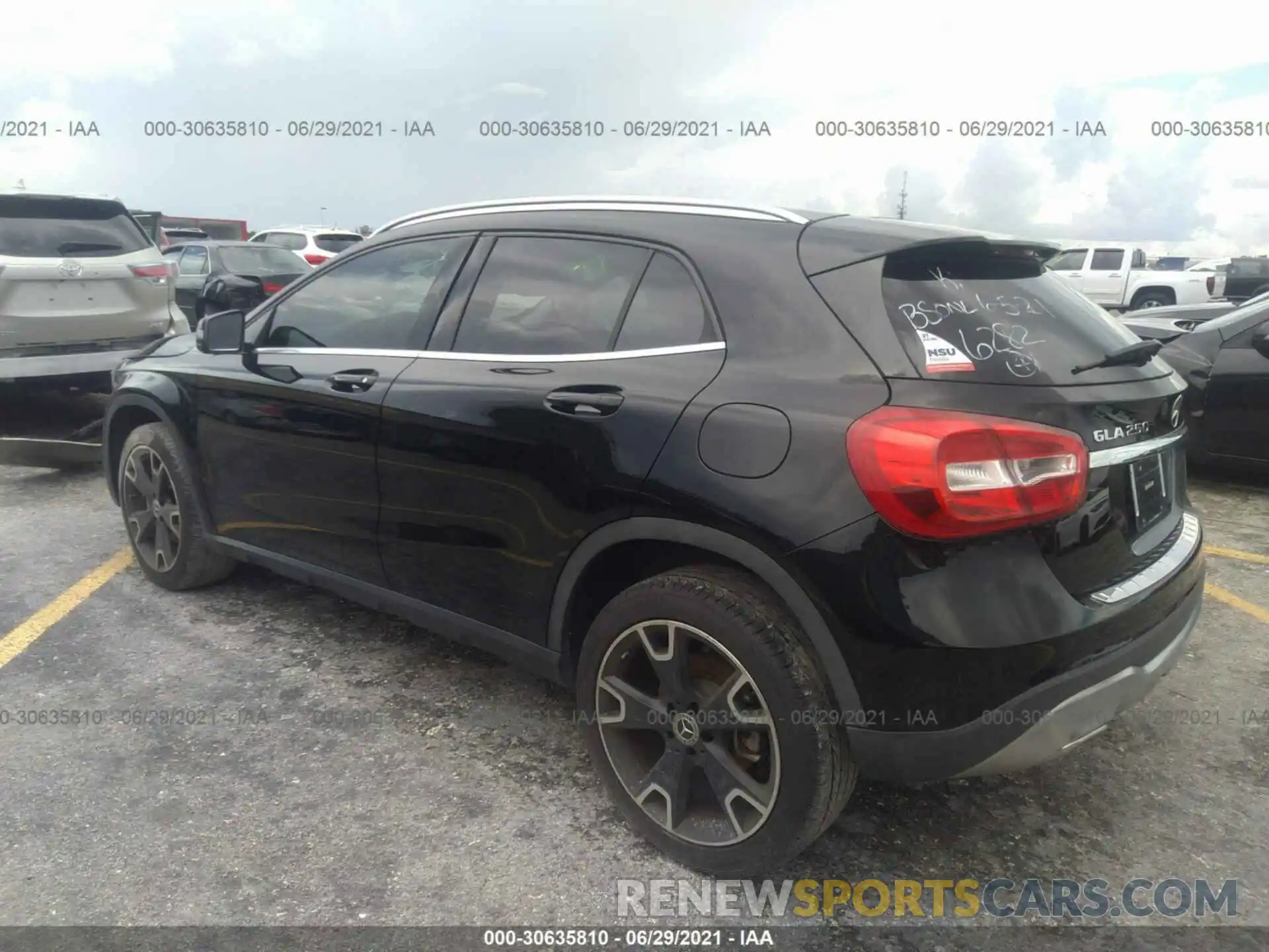 3 Photograph of a damaged car WDCTG4EB7KJ576282 MERCEDES-BENZ GLA 2019